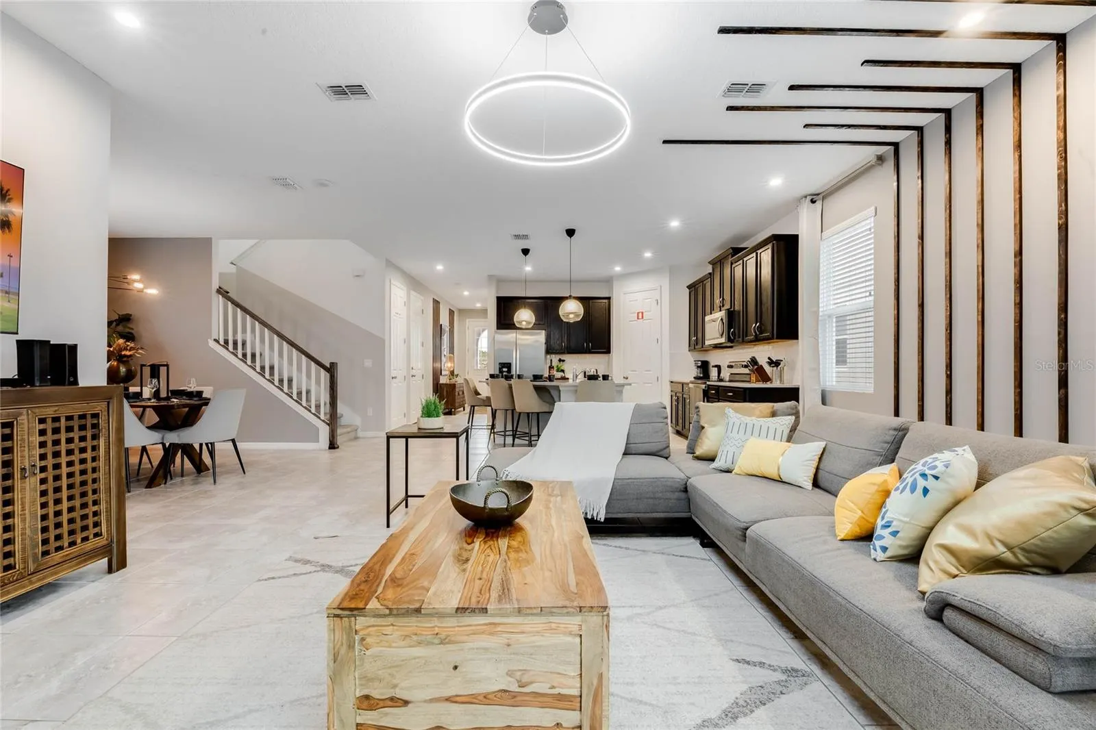 8943 AMELIA DOWNS TRL