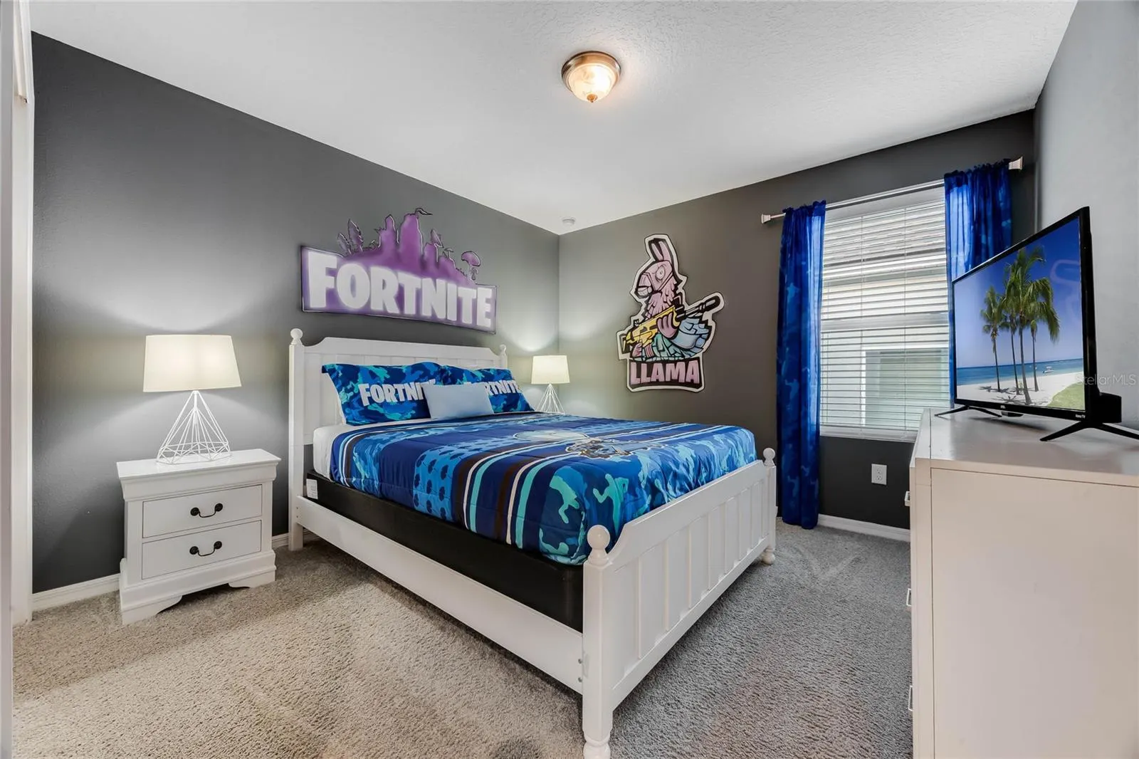 8943 AMELIA DOWNS TRL