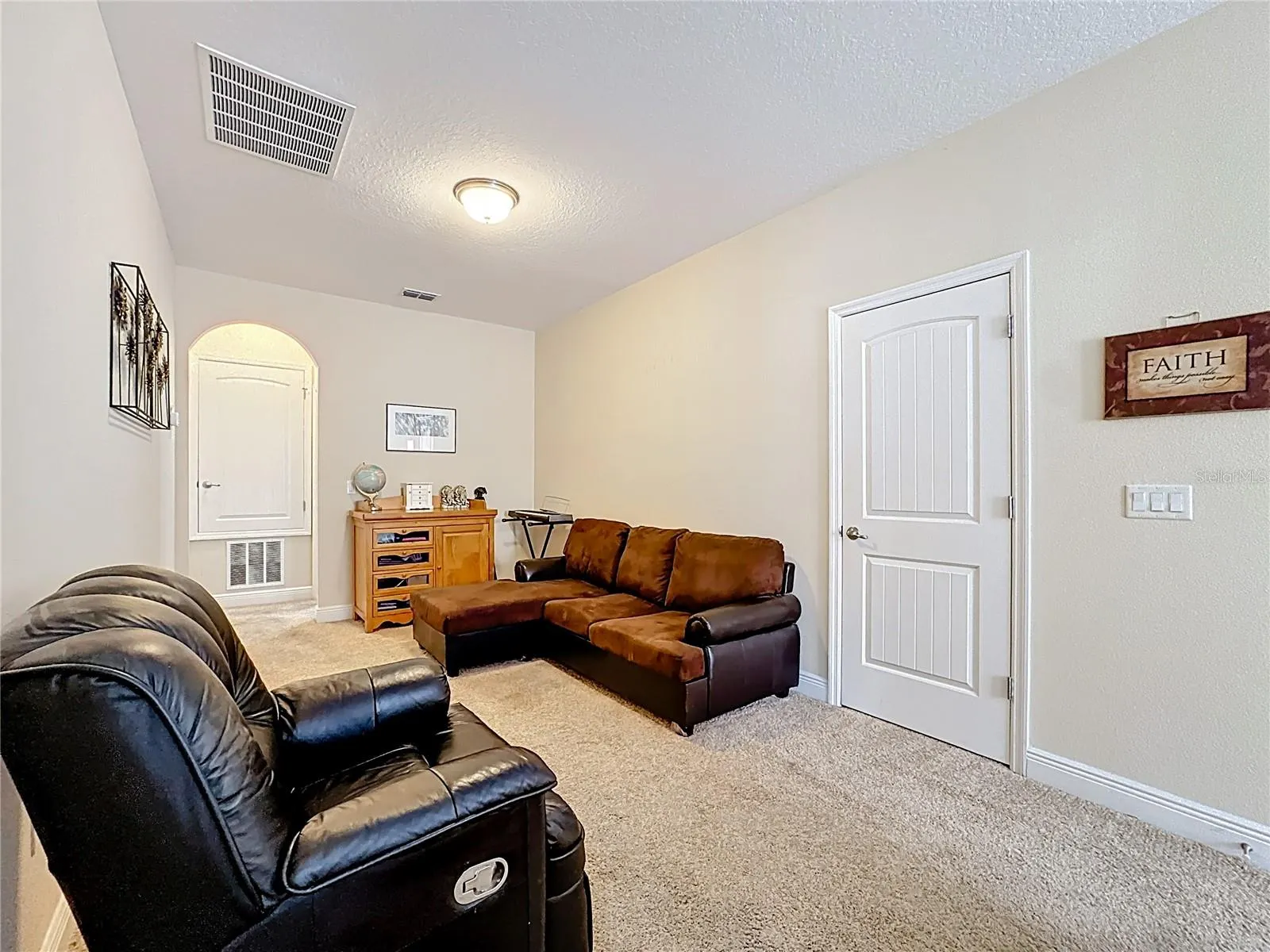 1505 CATERPILLAR ST