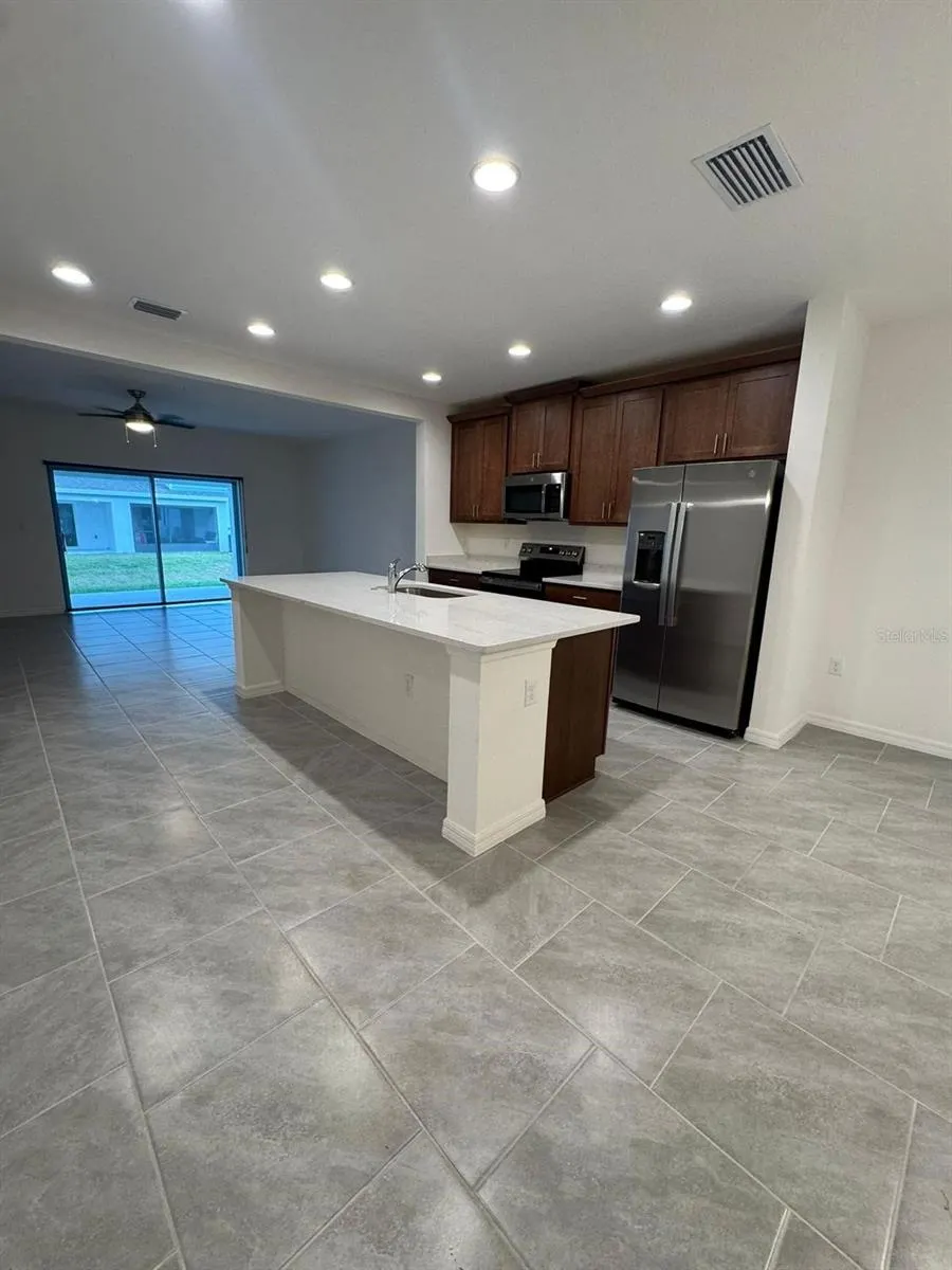 1333 BLAZING STAR LN