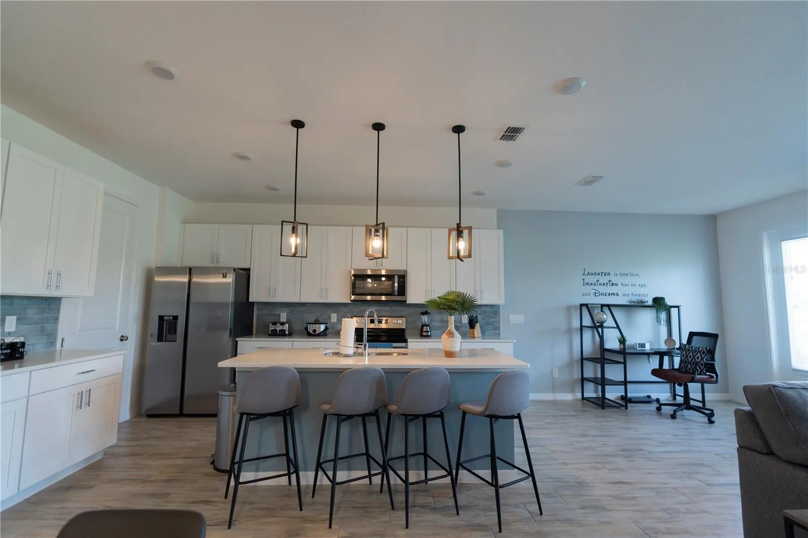 796 BENOI DR