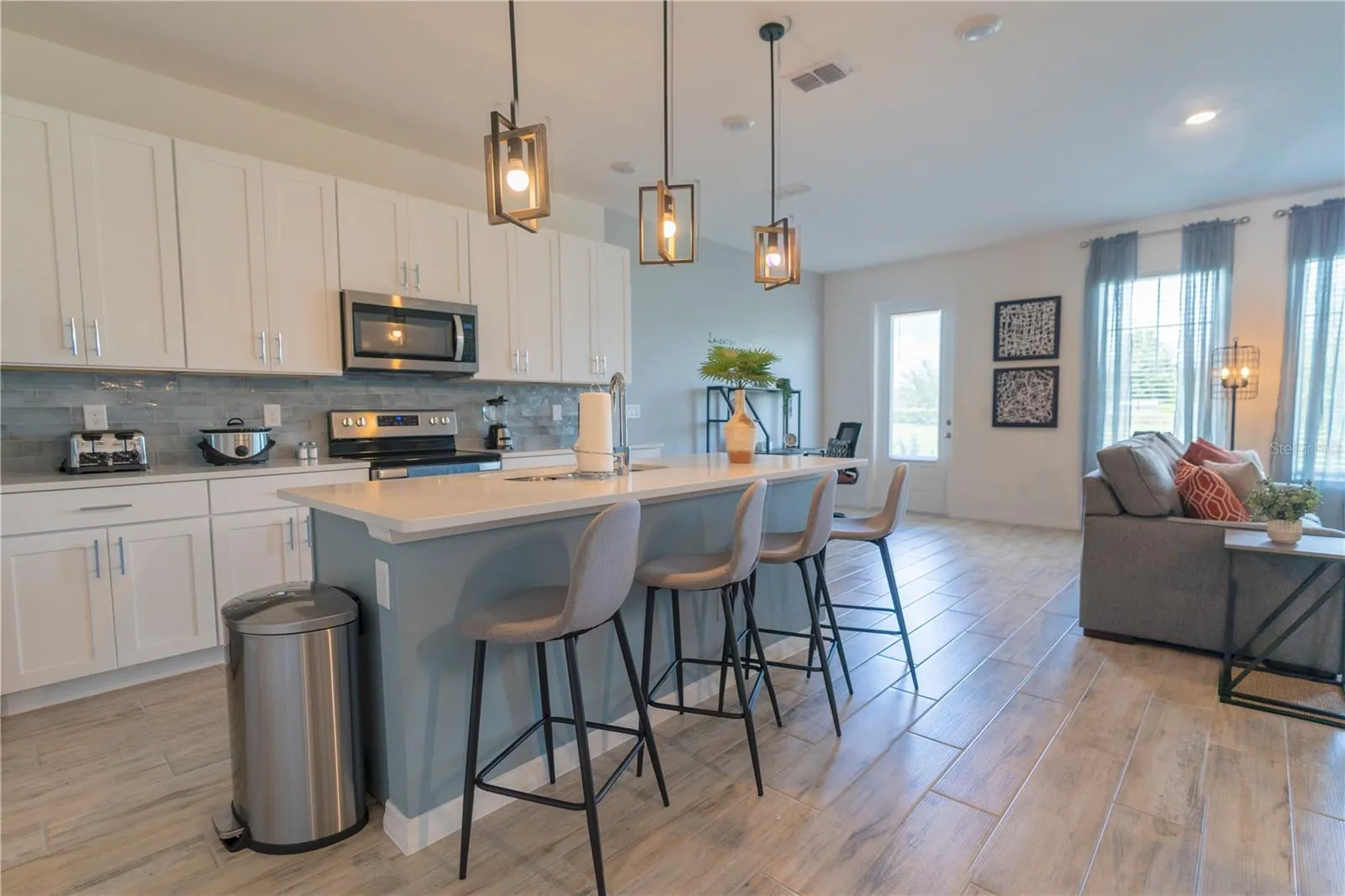 796 BENOI DR