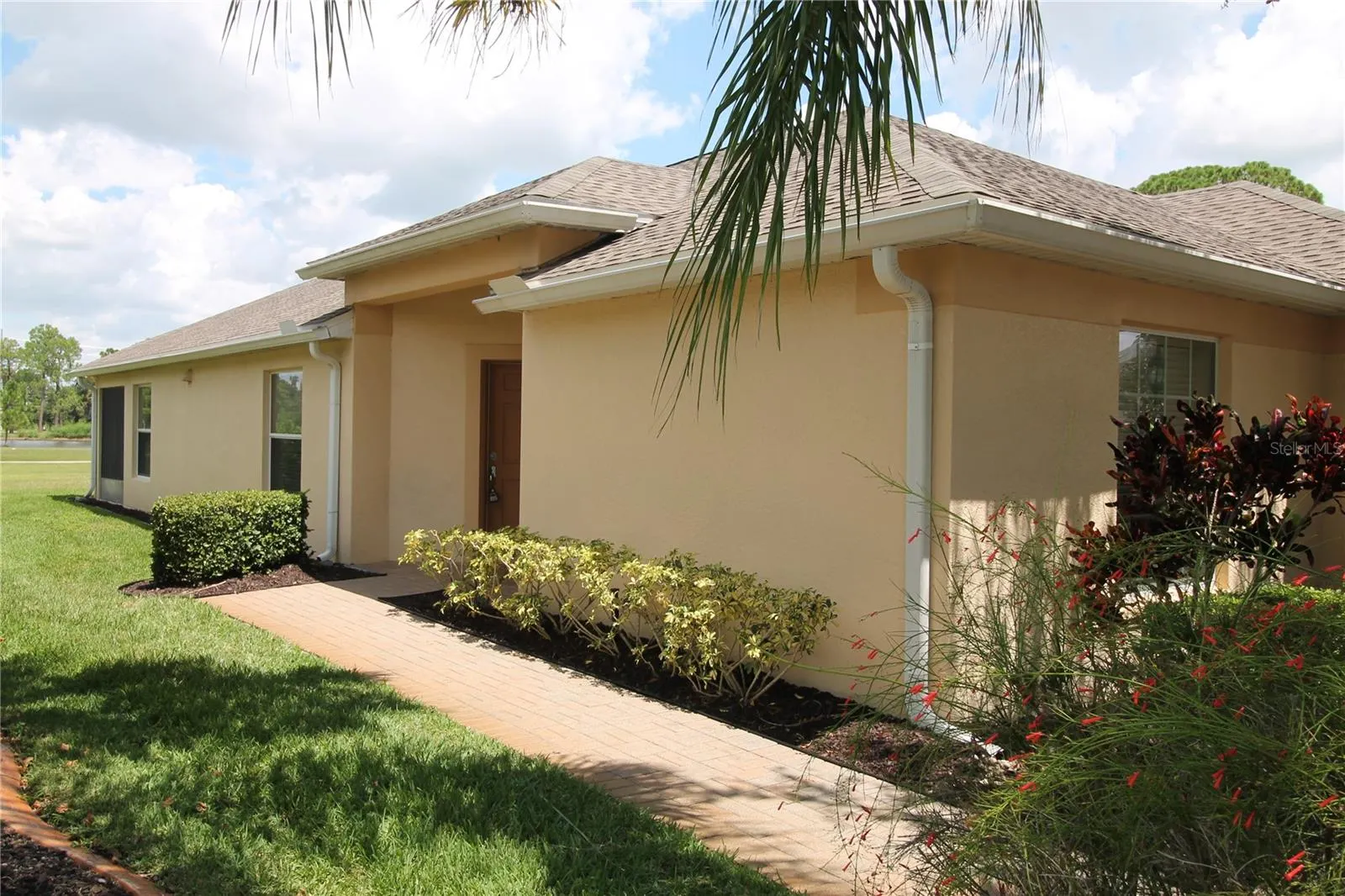 418 DEL SOL AVE