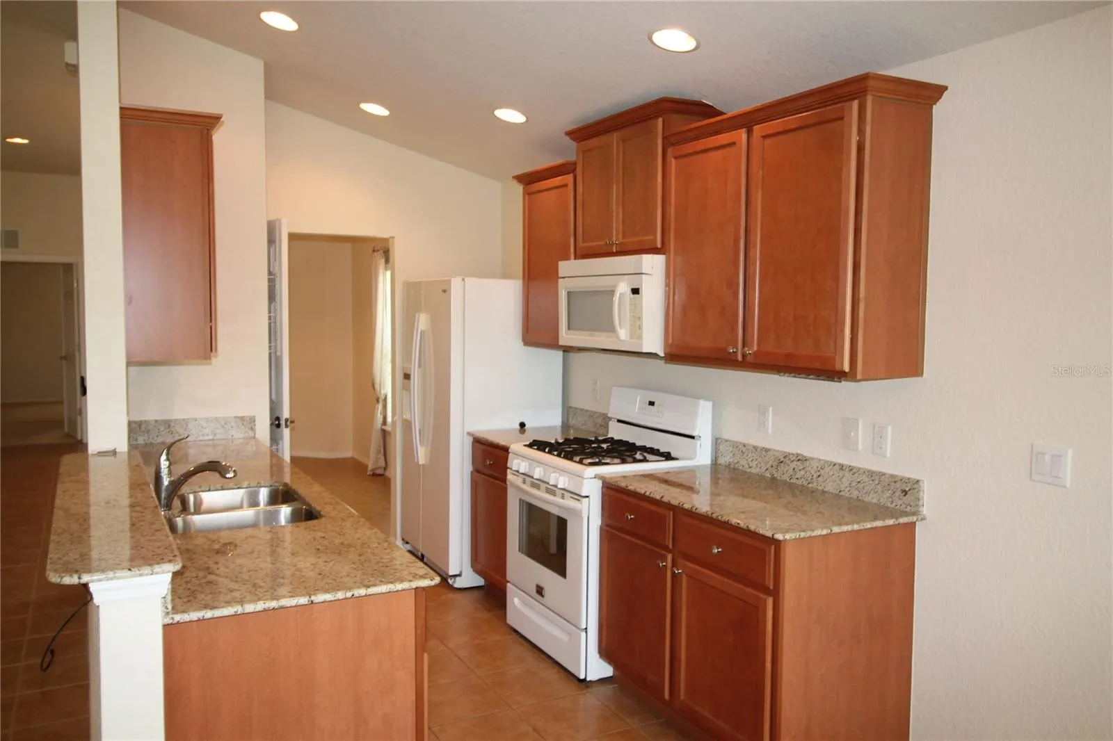 418 DEL SOL AVE