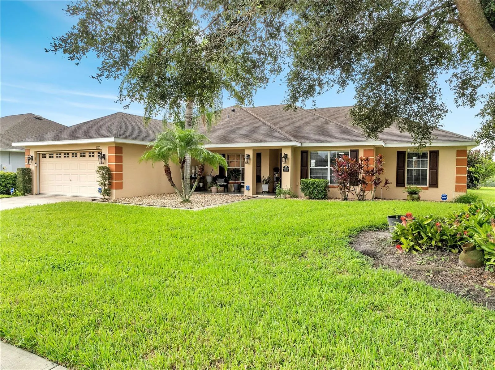 3233 LORIMAR LN
