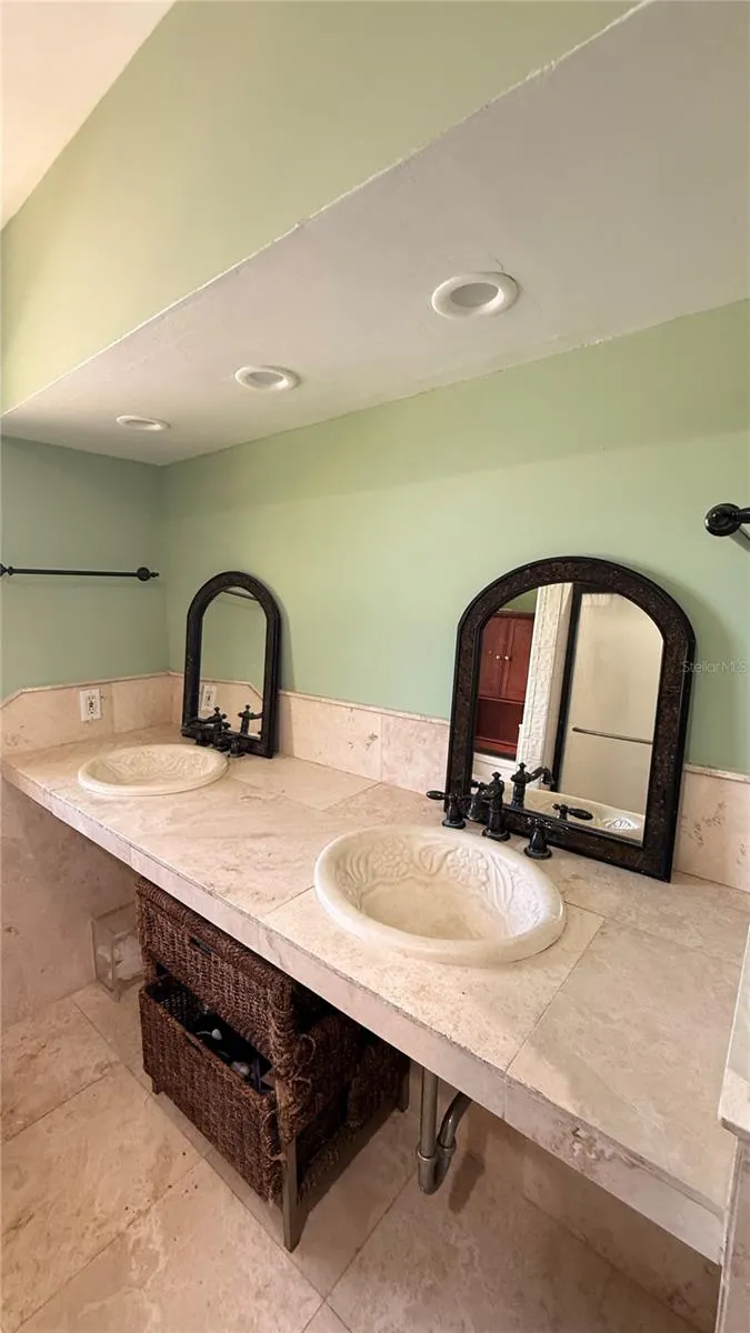 3104 S MARITANA DR