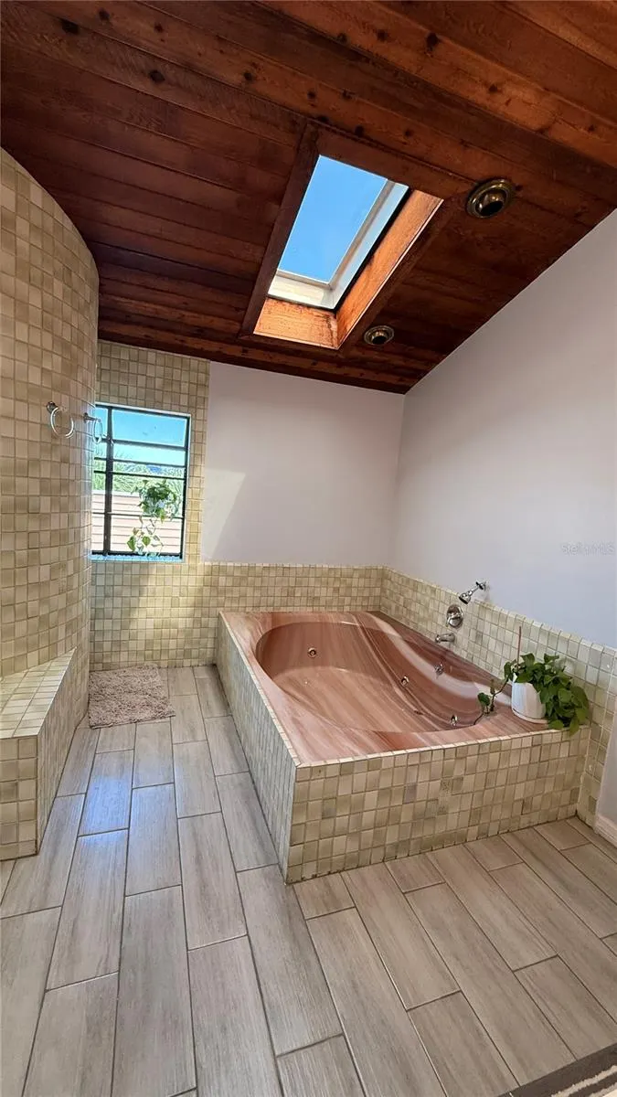 3104 S MARITANA DR