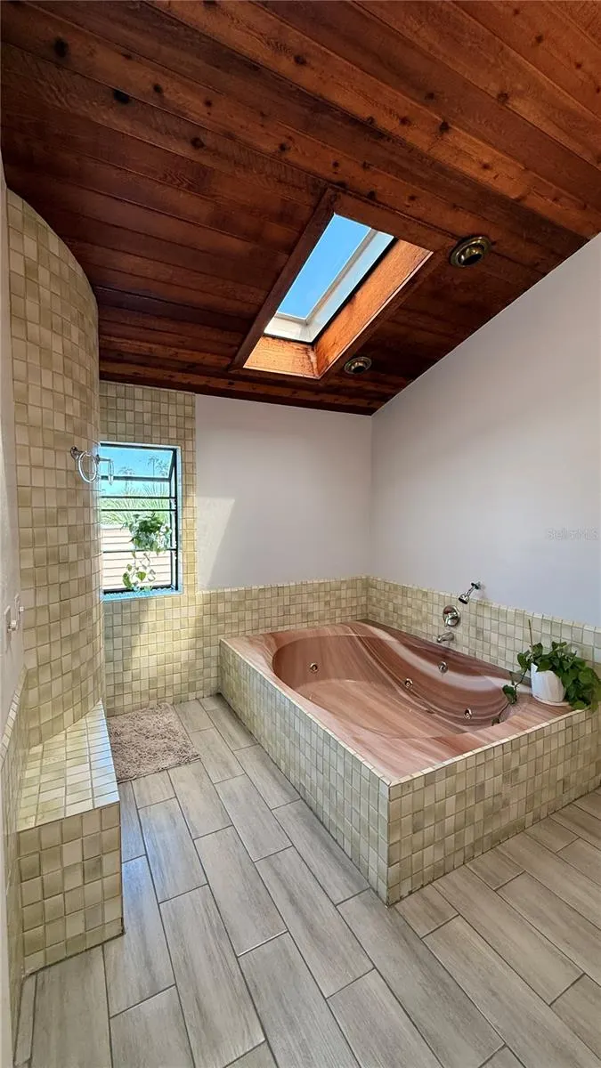 3104 S MARITANA DR