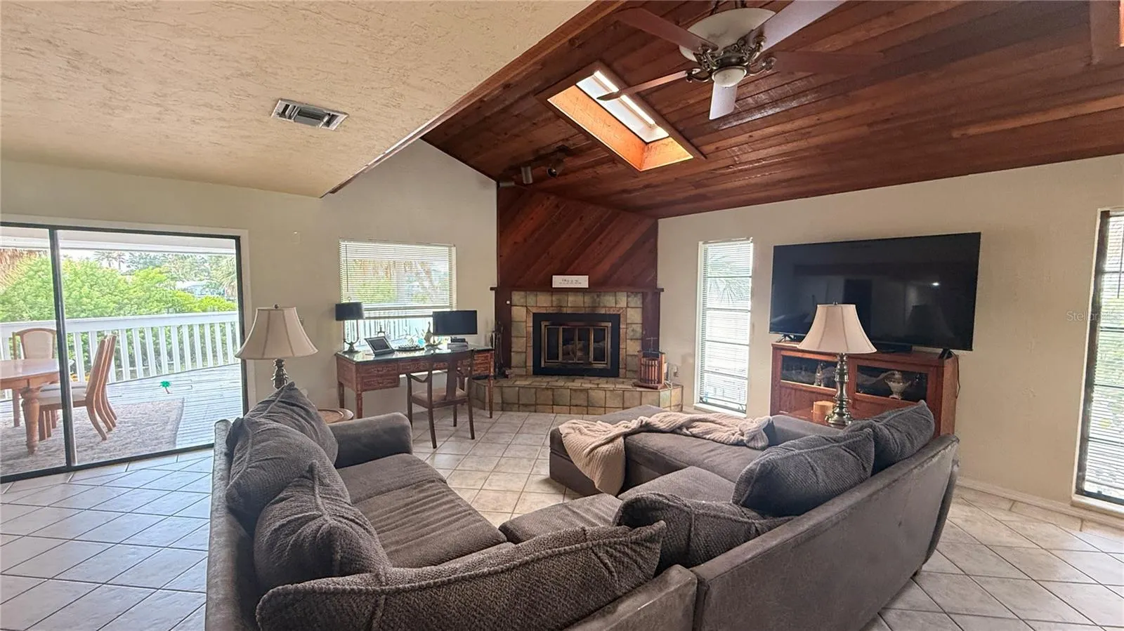 3104 S MARITANA DR