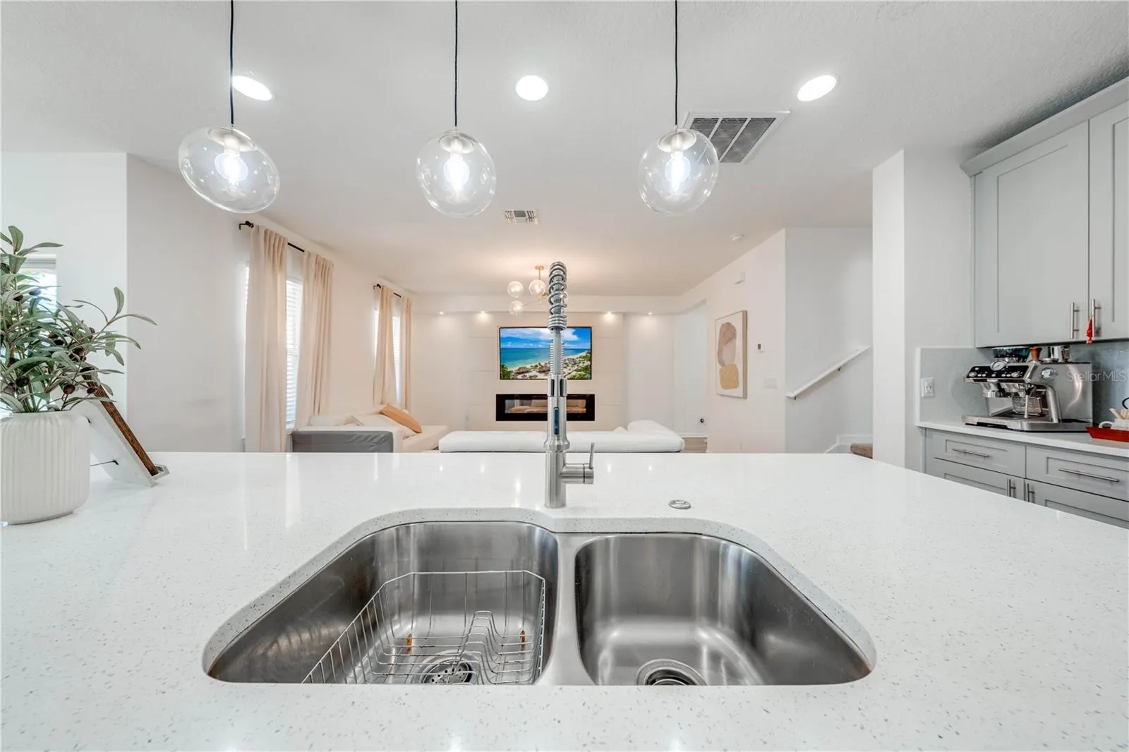 2778 MONTICELLO WAY