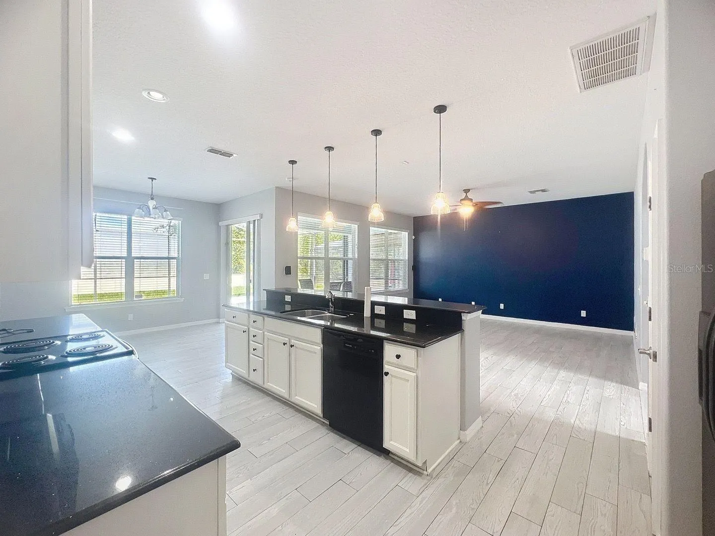 1476 LEXINGTON AVE