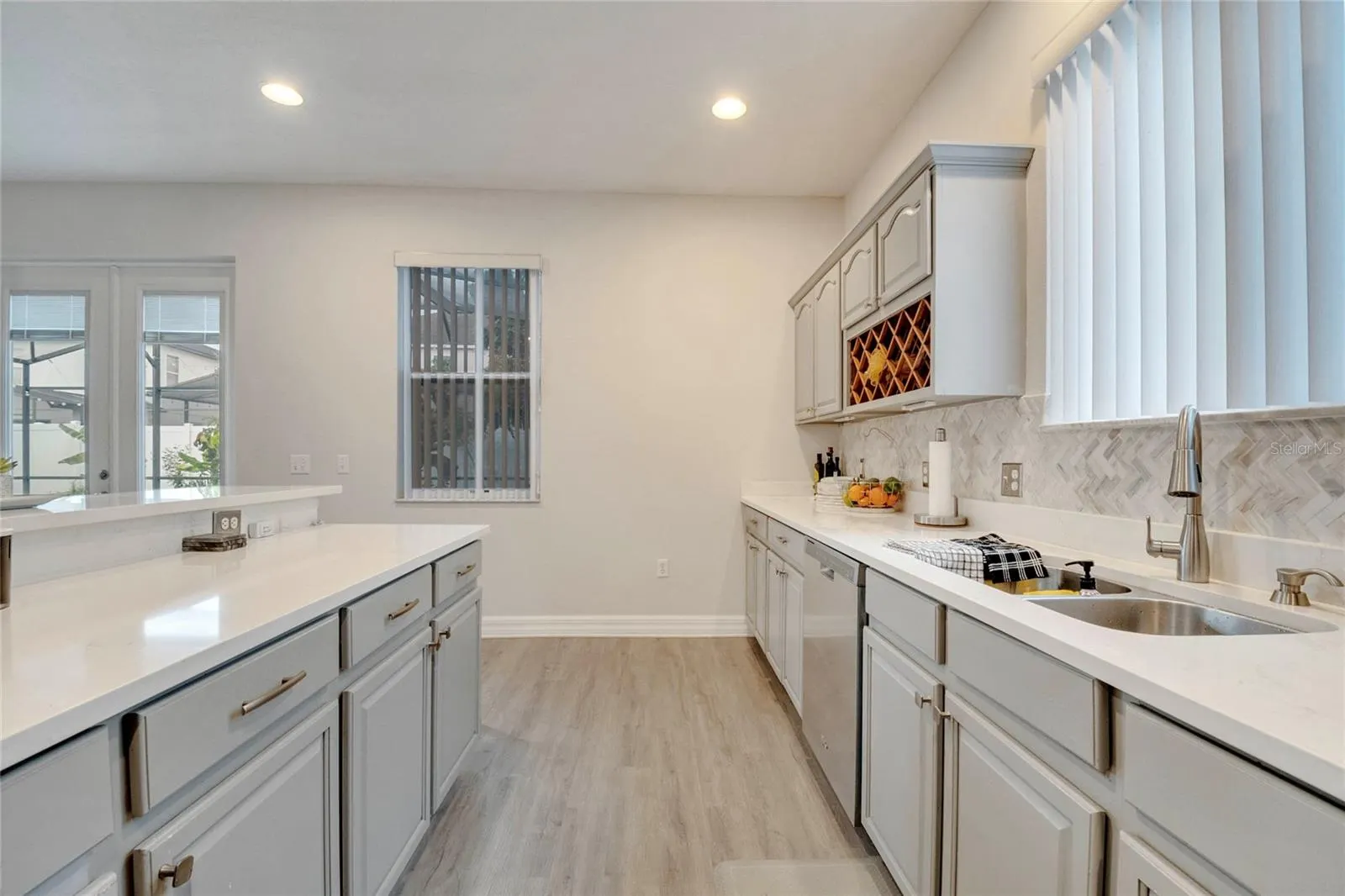 1072 BERKELEY DR
