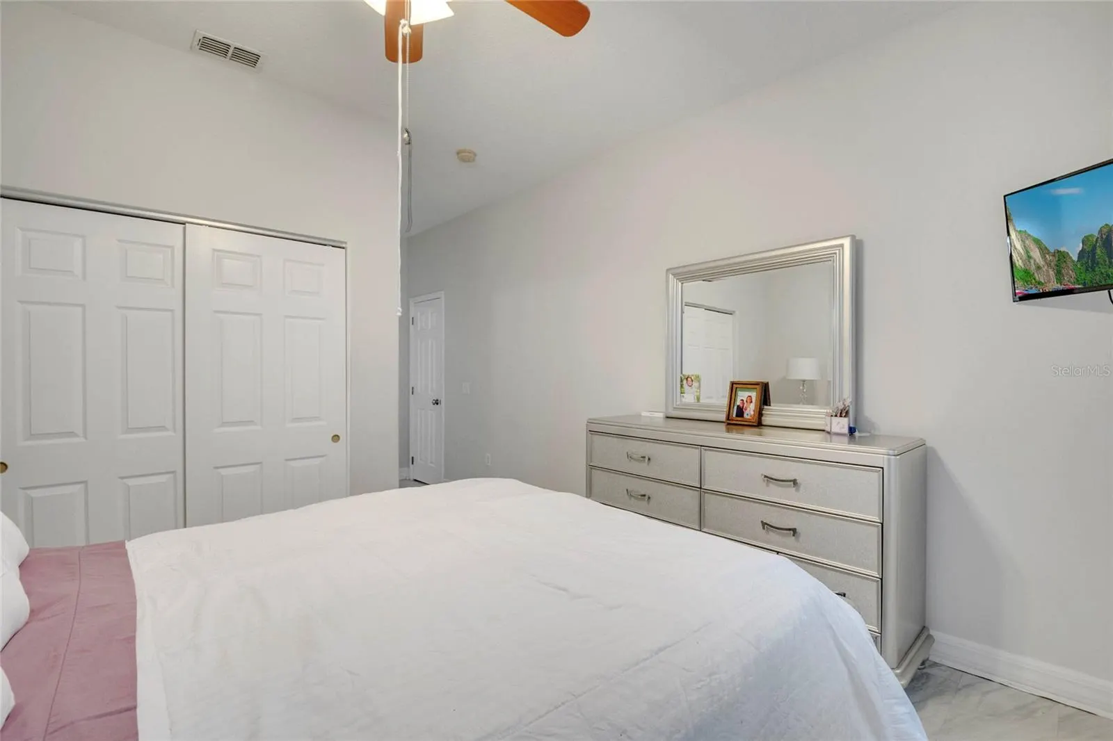 1072 BERKELEY DR