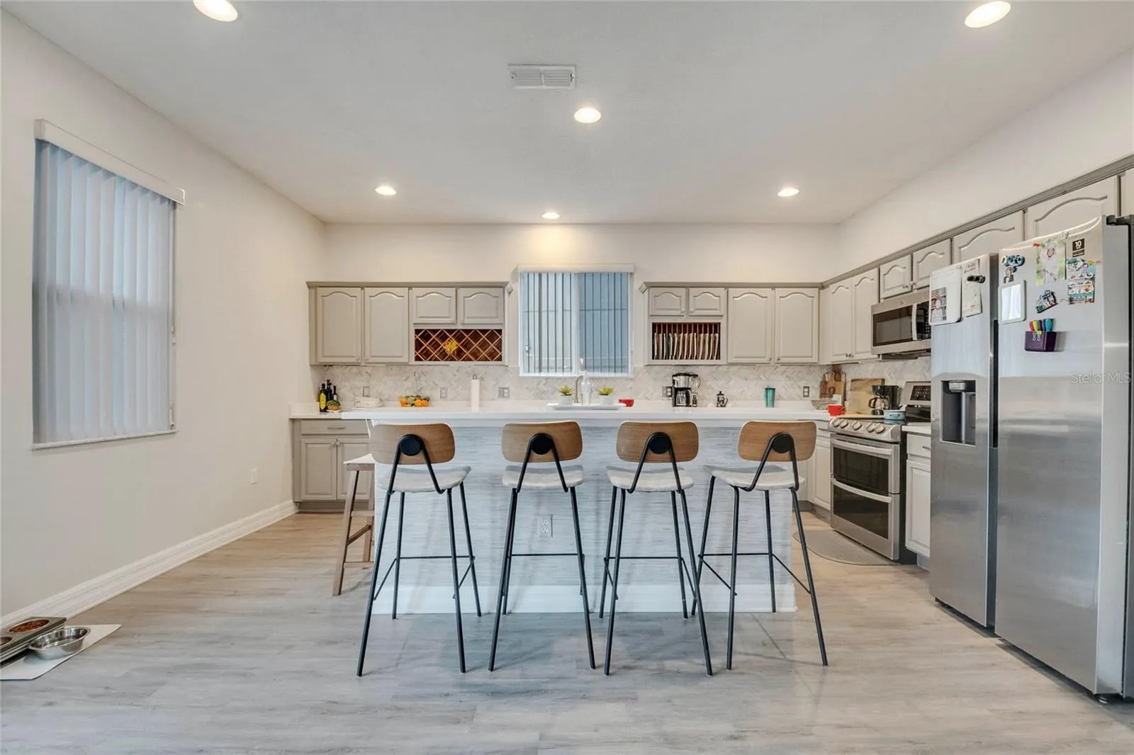 1072 BERKELEY DR