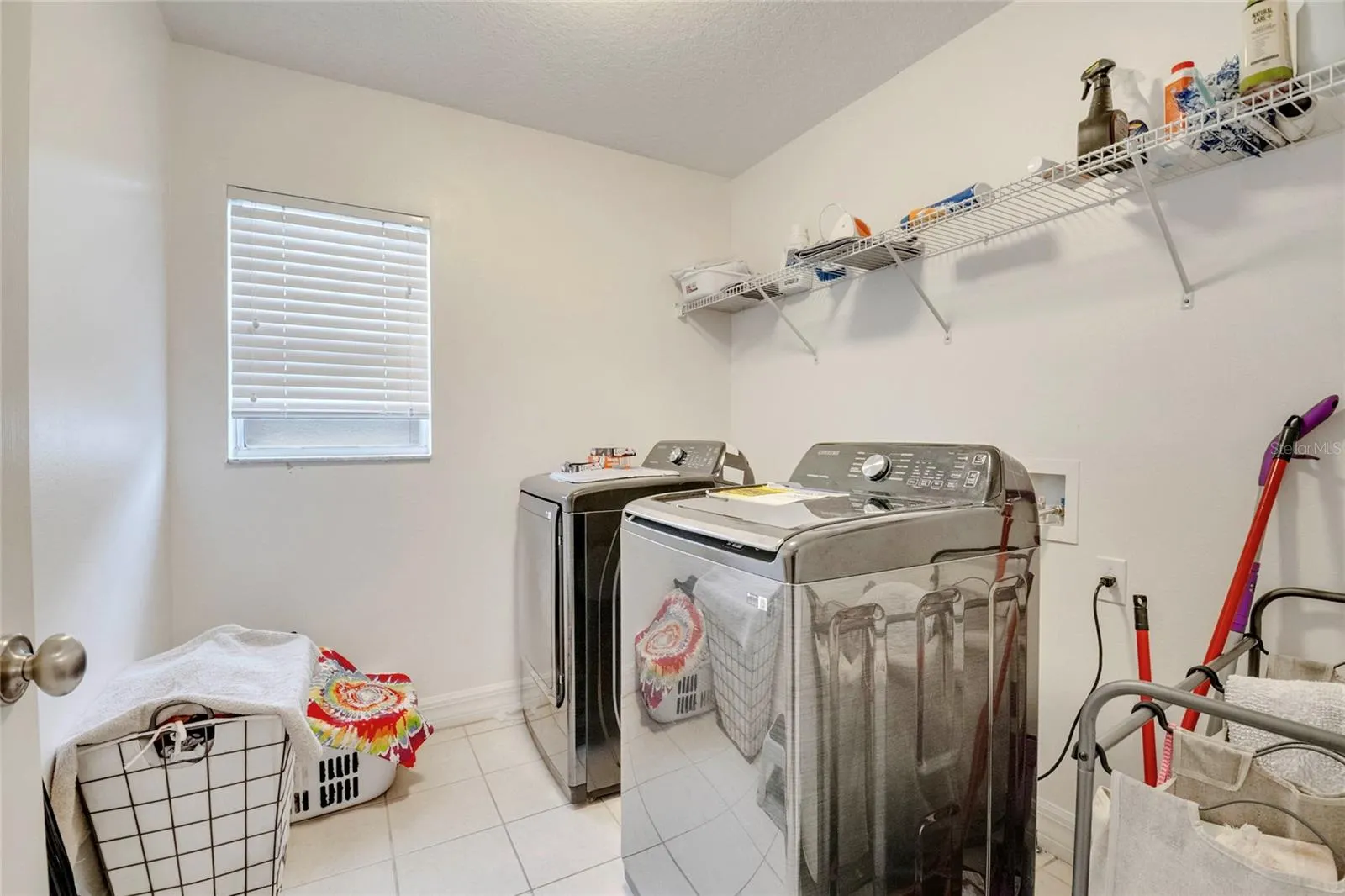 1072 BERKELEY DR