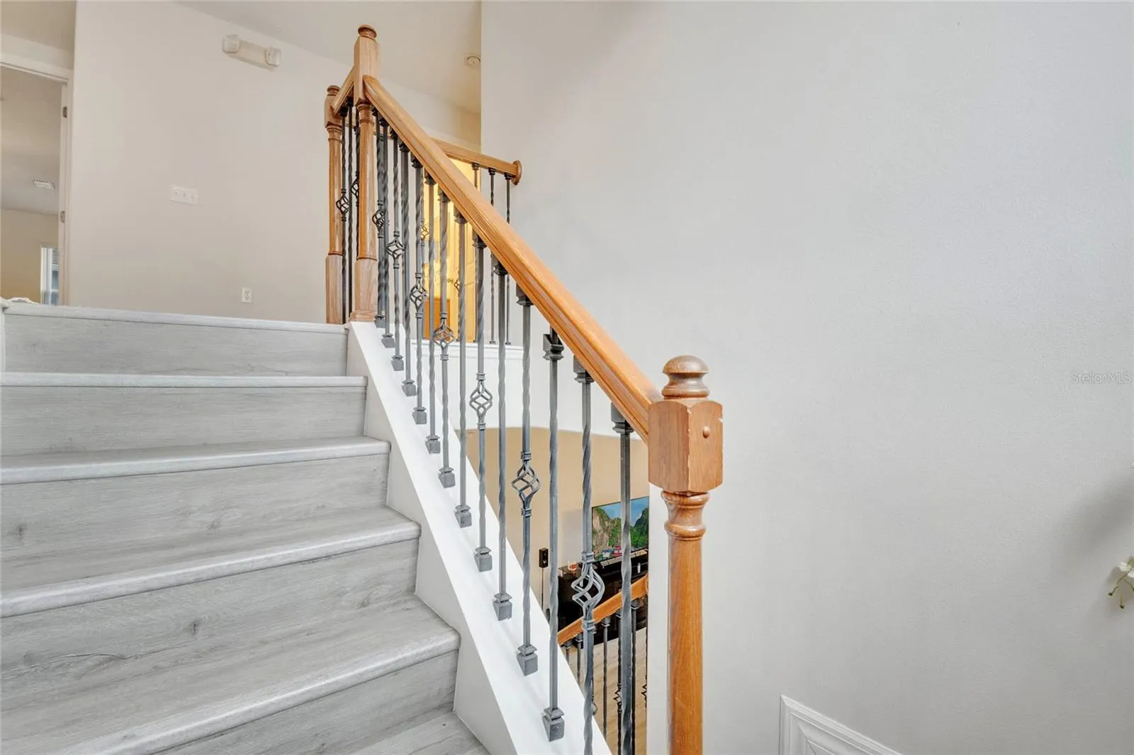1072 BERKELEY DR