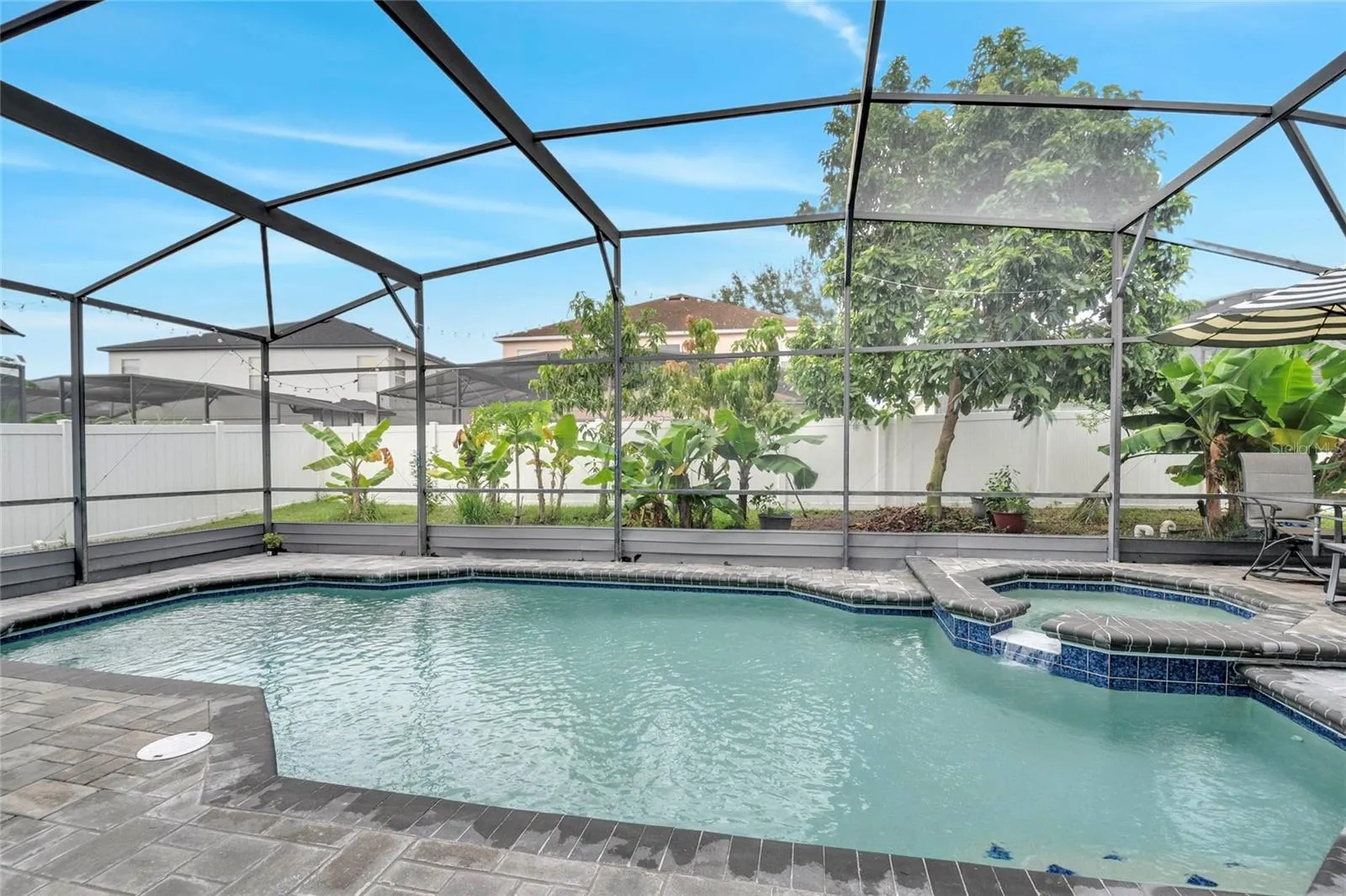 1072 BERKELEY DR