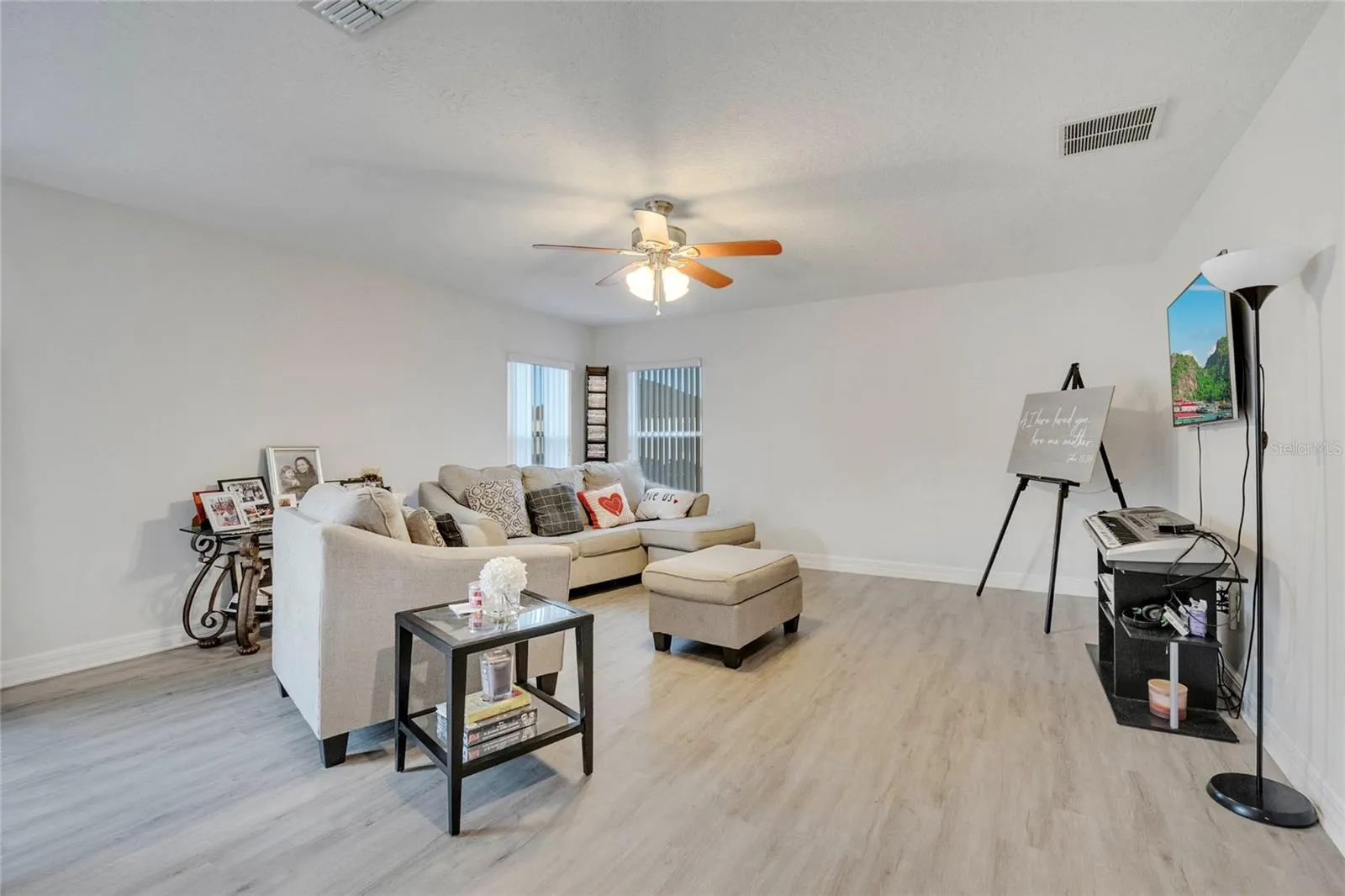 1072 BERKELEY DR