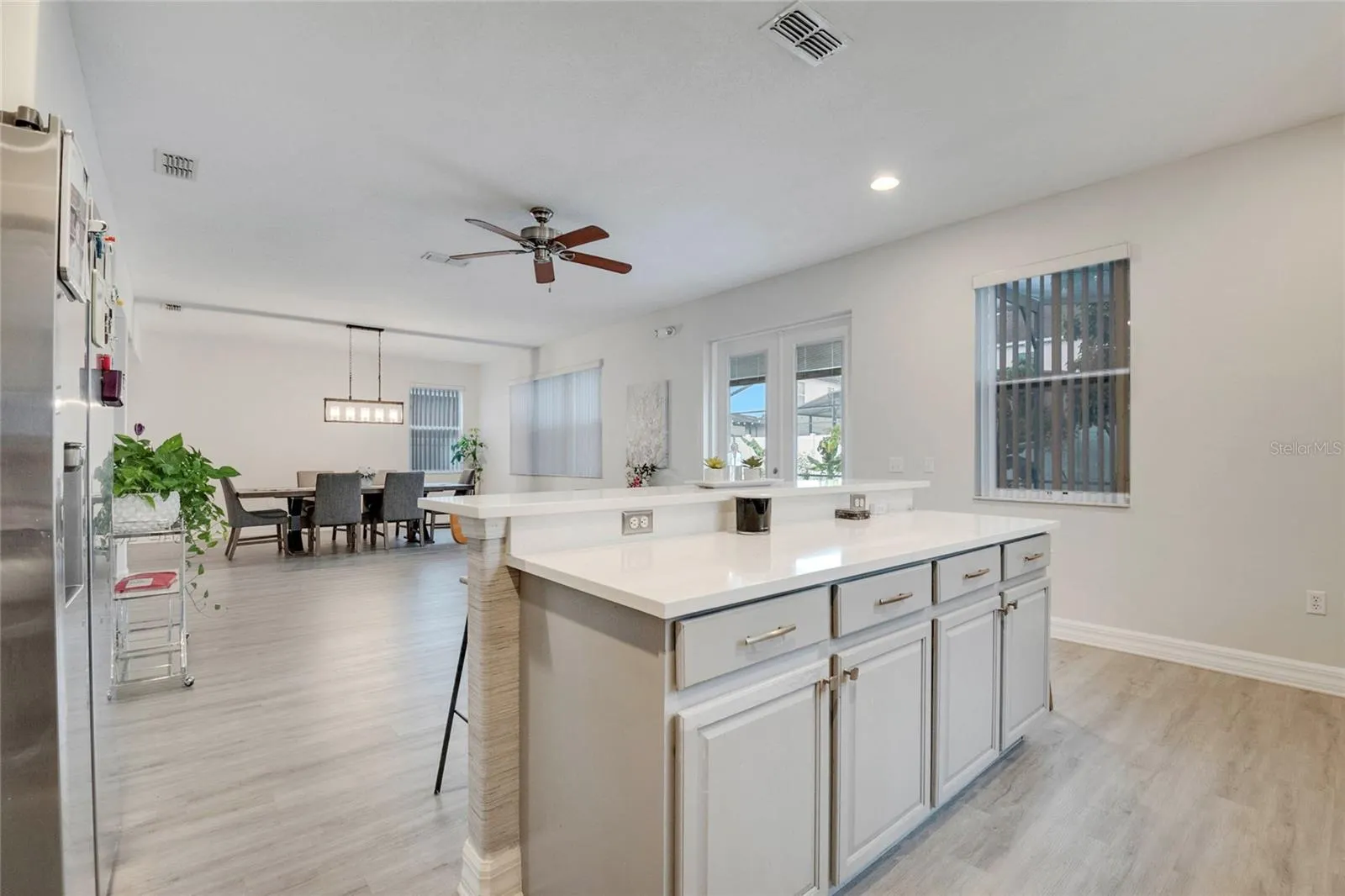 1072 BERKELEY DR