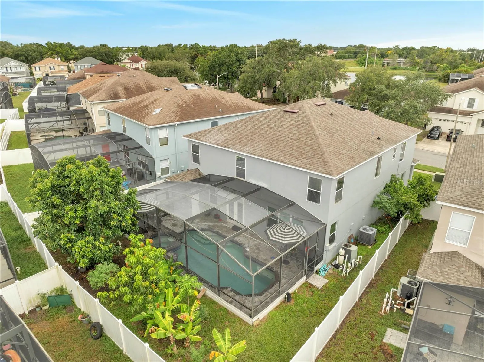 1072 BERKELEY DR