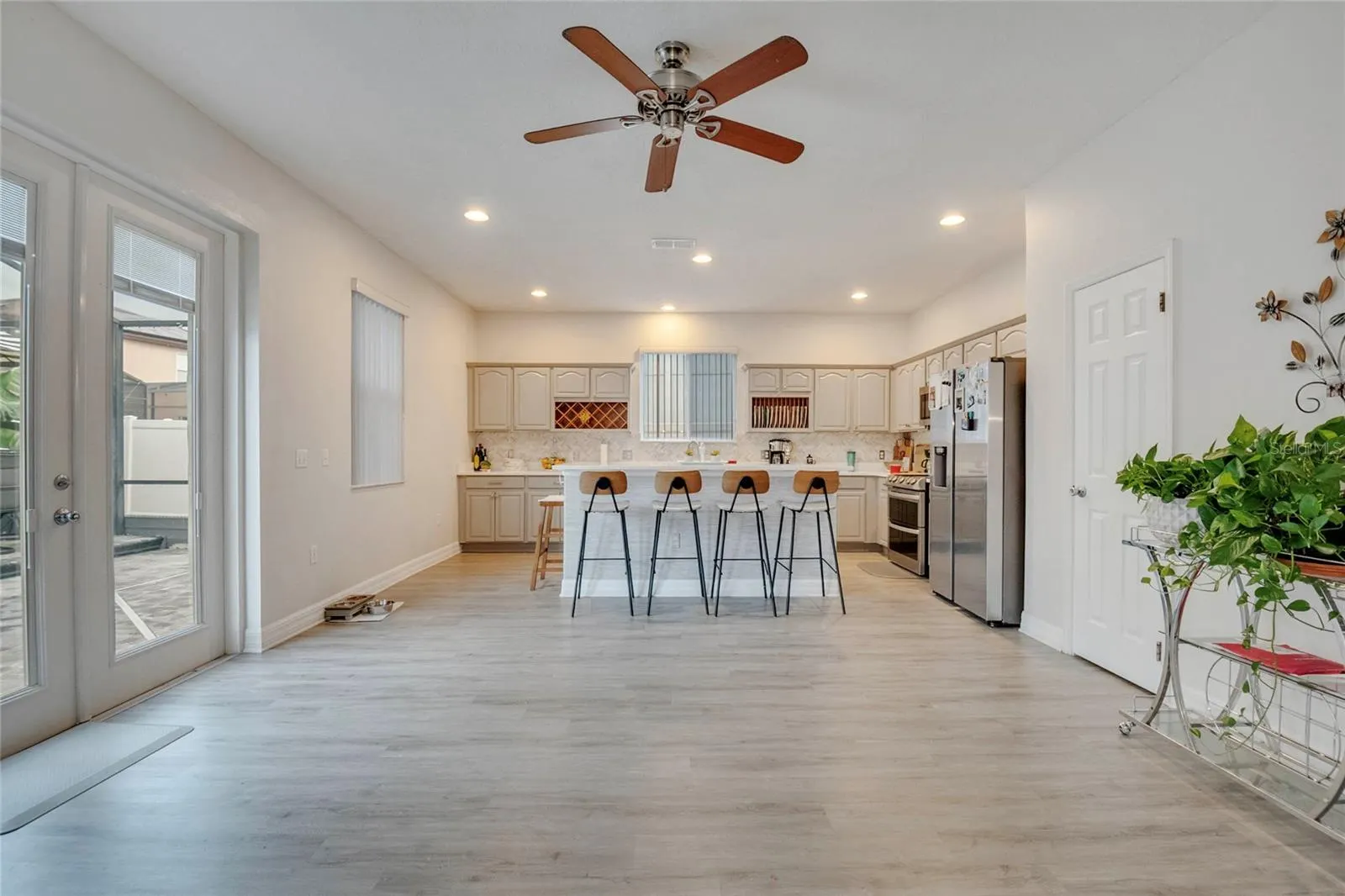 1072 BERKELEY DR