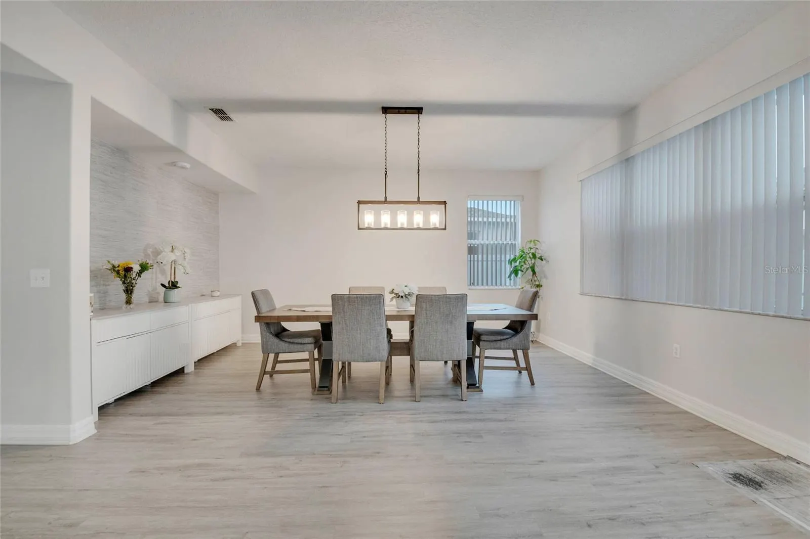 1072 BERKELEY DR