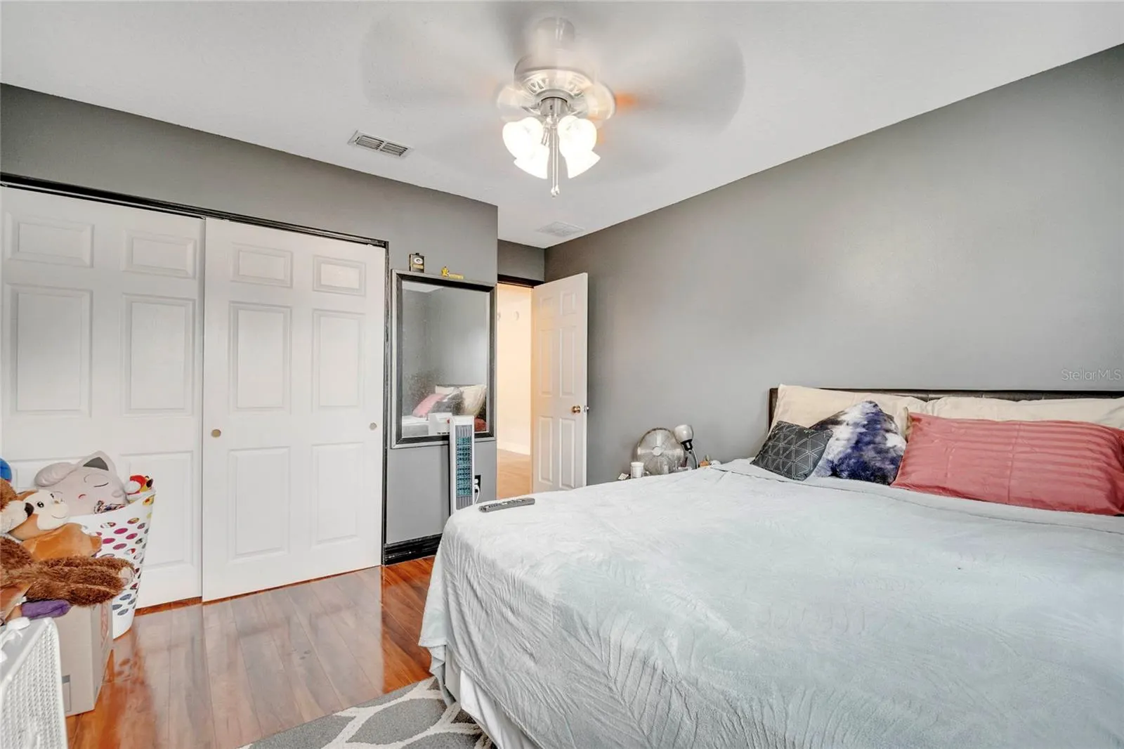 1072 BERKELEY DR