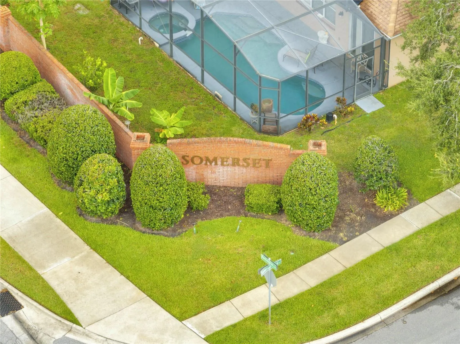 1072 BERKELEY DR
