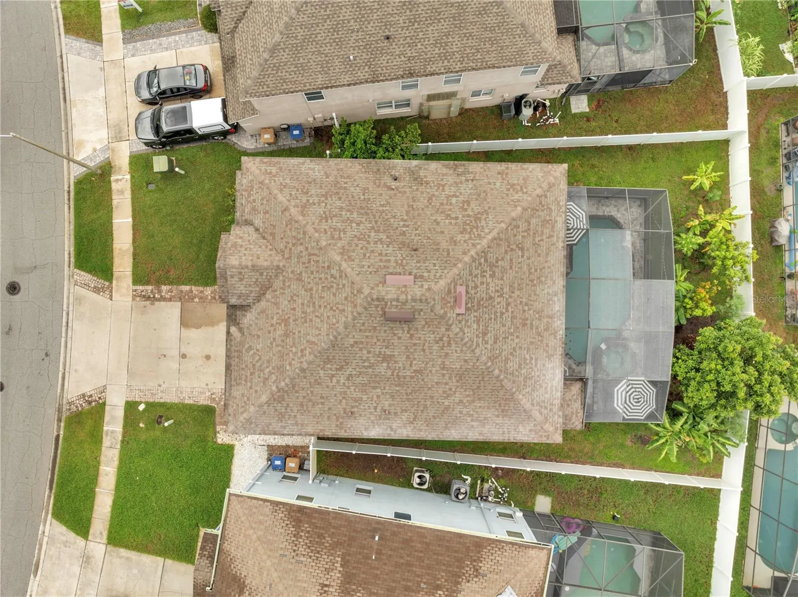 1072 BERKELEY DR