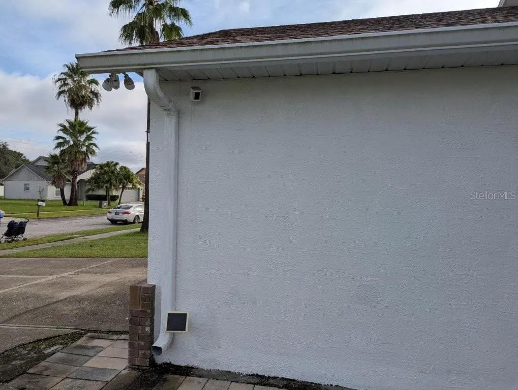 1606 LIGGINS AVE