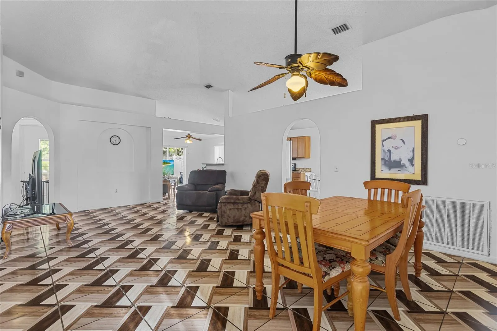2622 HUNLEY LOOP