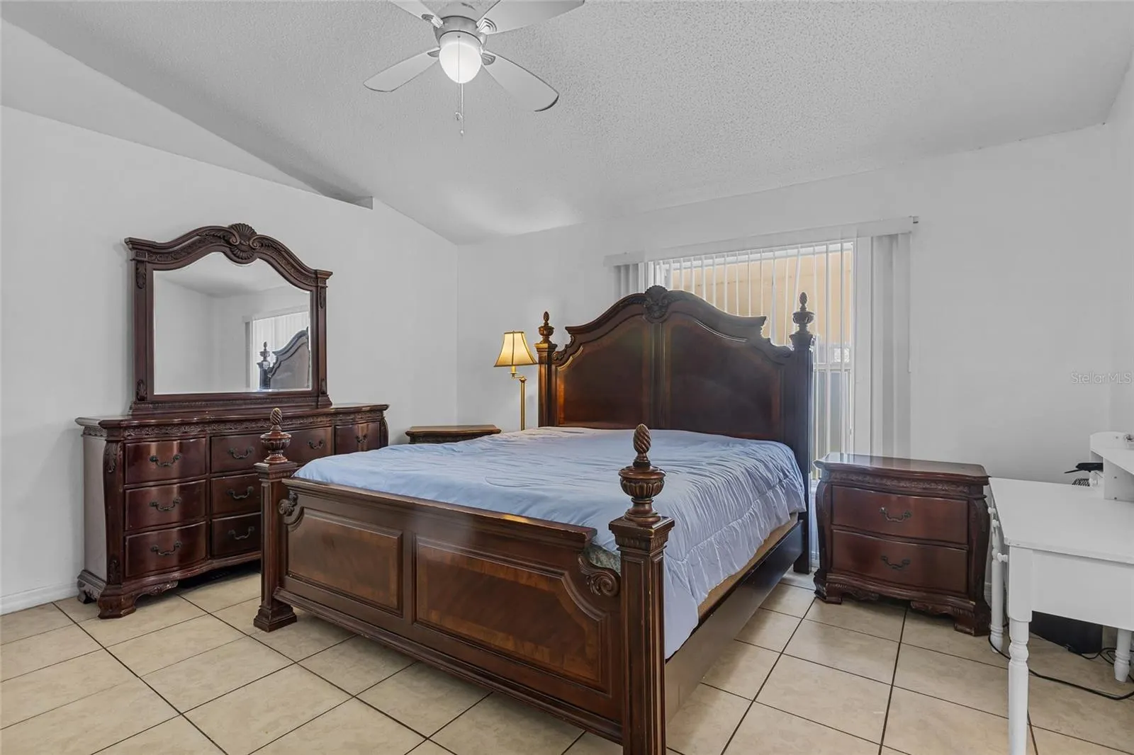 2622 HUNLEY LOOP