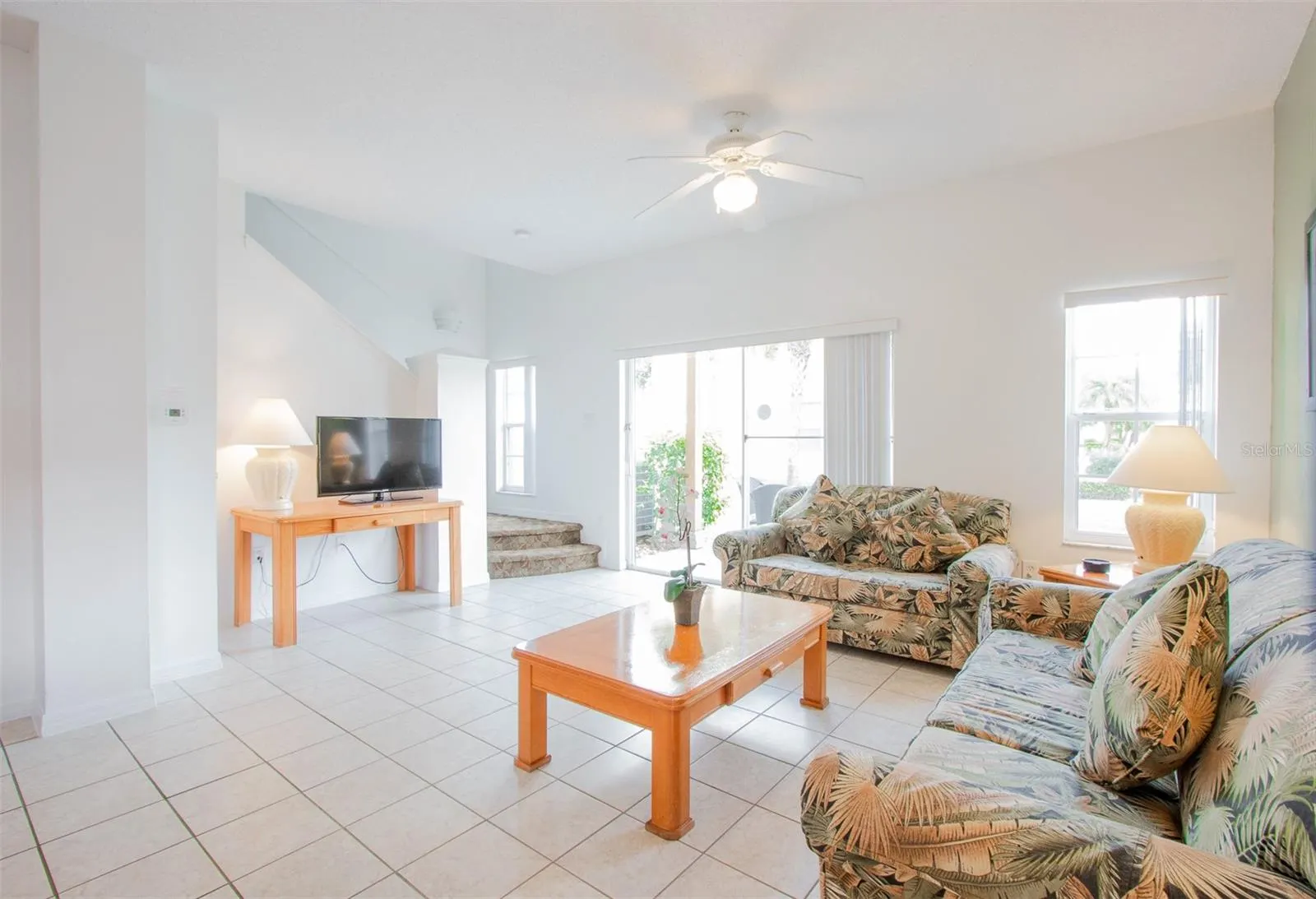 1064 PARK RIDGE CIR
