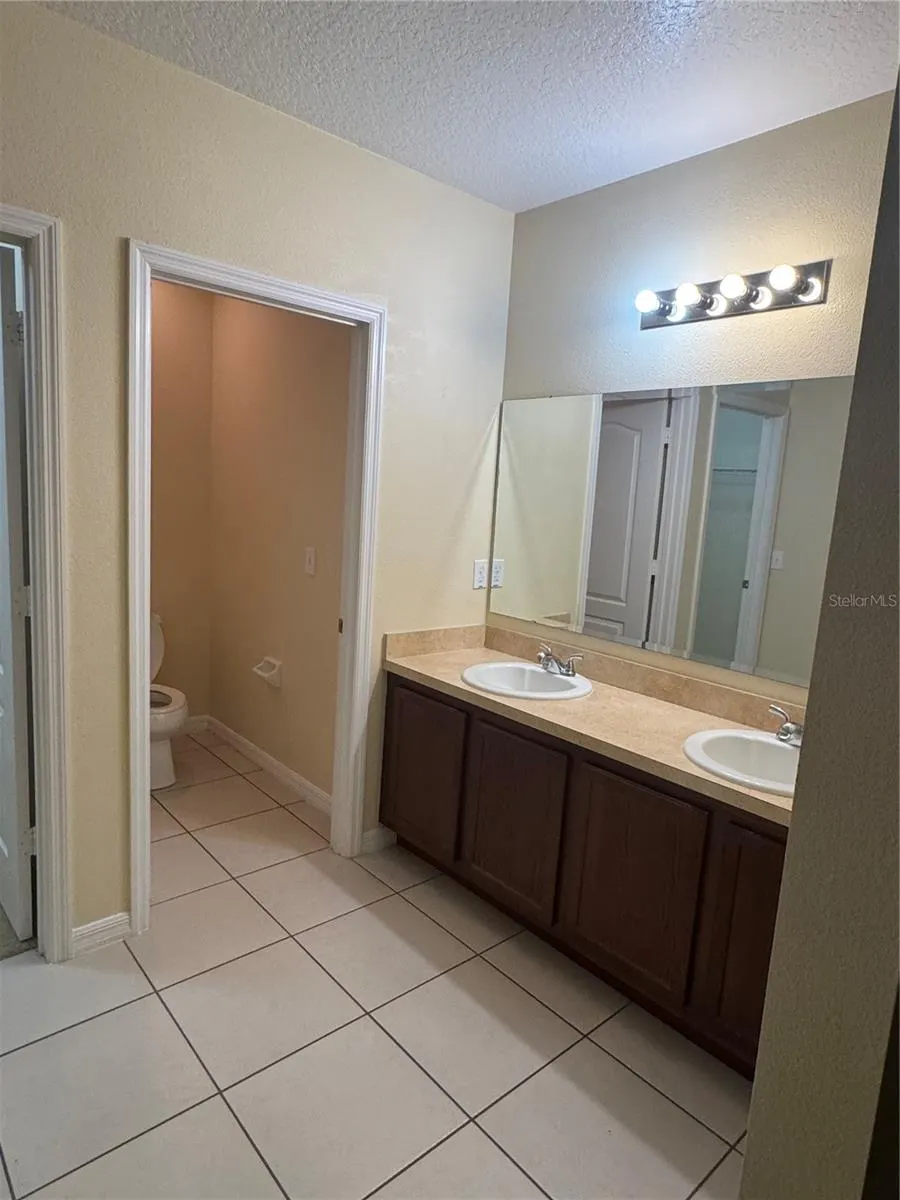 3210 QUEEN ALEXANDRIA DR
