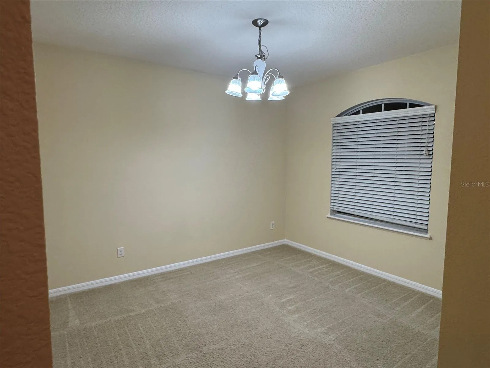 3210 QUEEN ALEXANDRIA DR