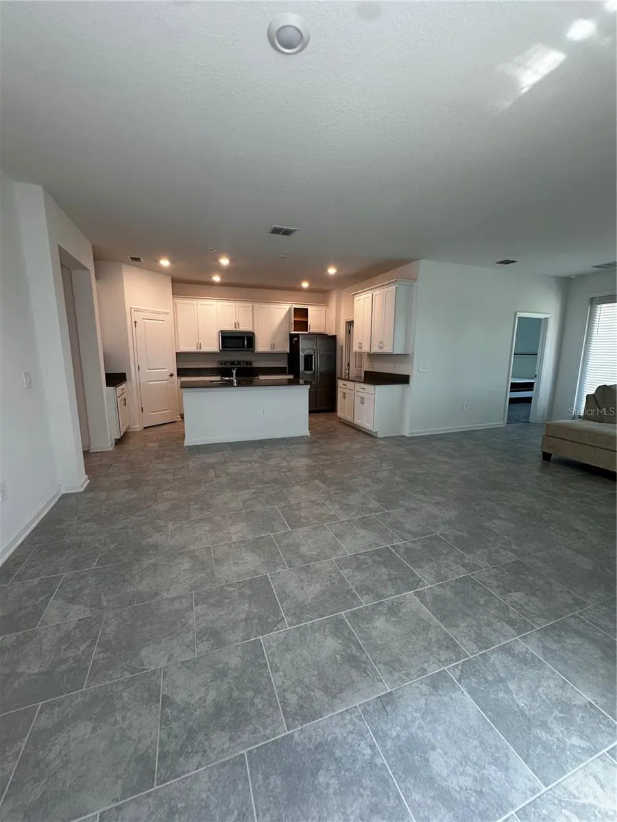 8967 CHIPPING SQUARE LN