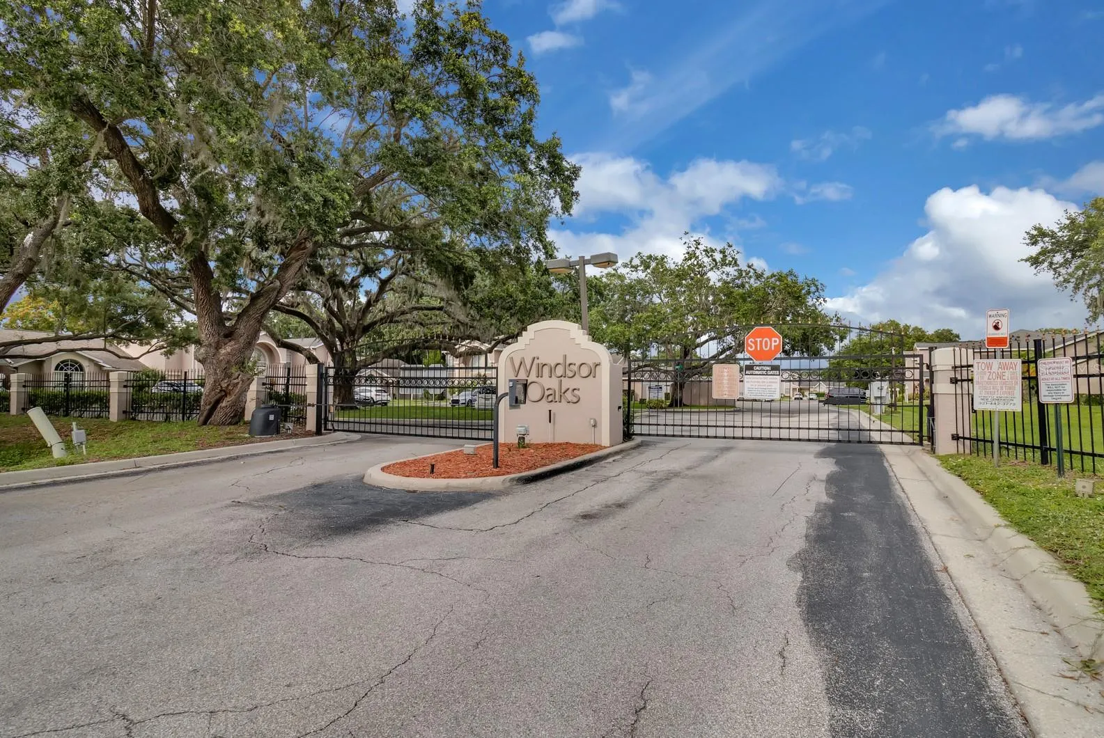1638 WINDSOR OAK CT