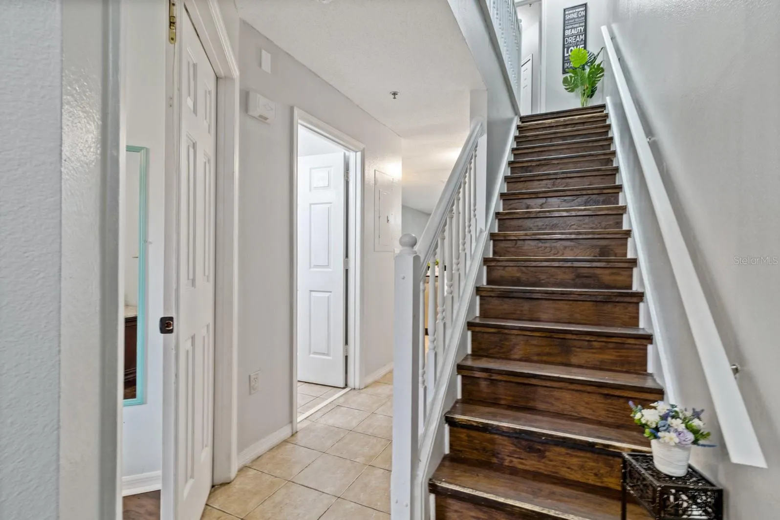 1638 WINDSOR OAK CT