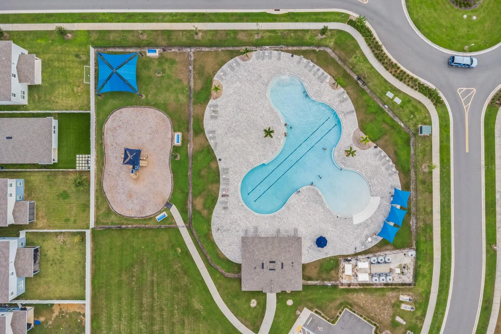 1225 CASCADE DR