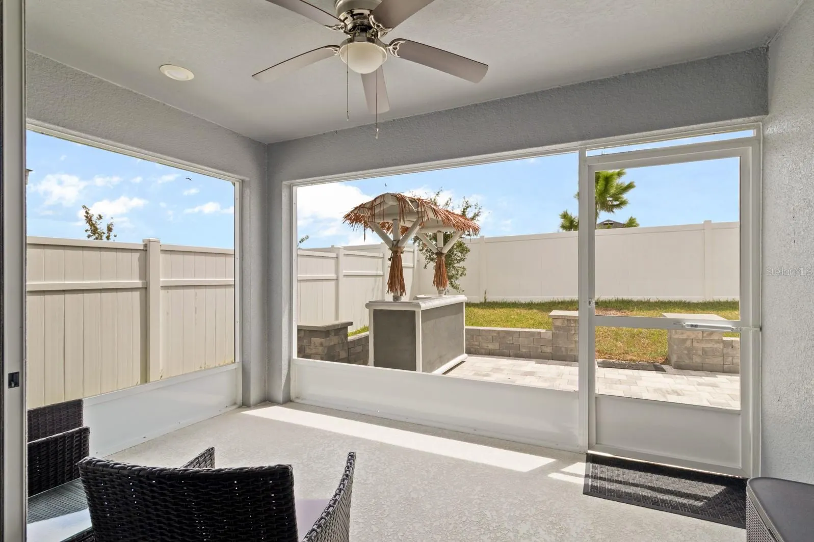 1225 CASCADE DR