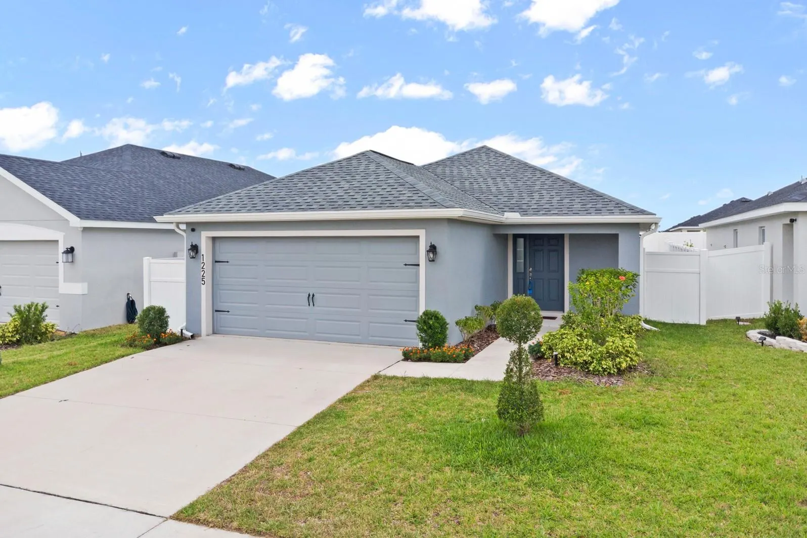 1225 CASCADE DR