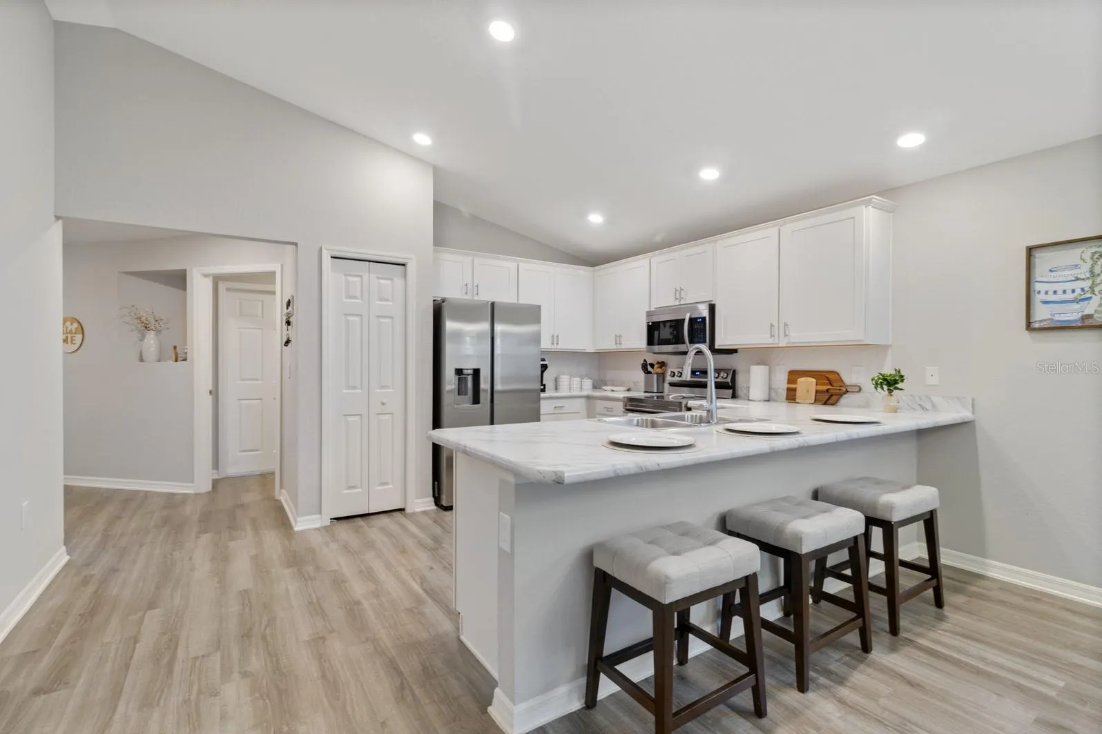 1225 CASCADE DR