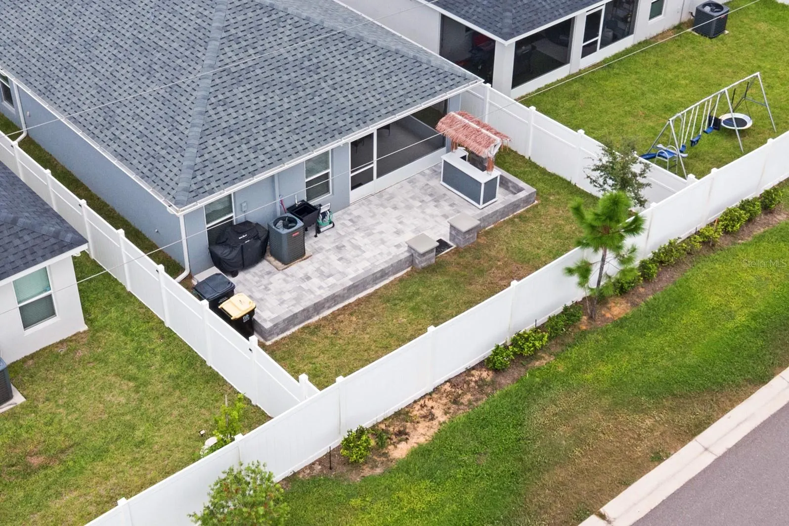 1225 CASCADE DR
