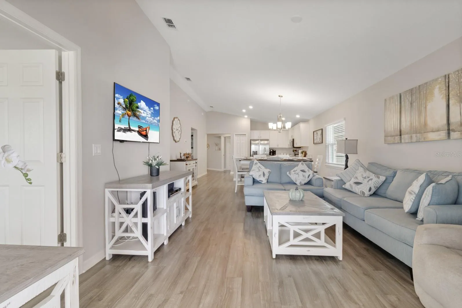 1225 CASCADE DR
