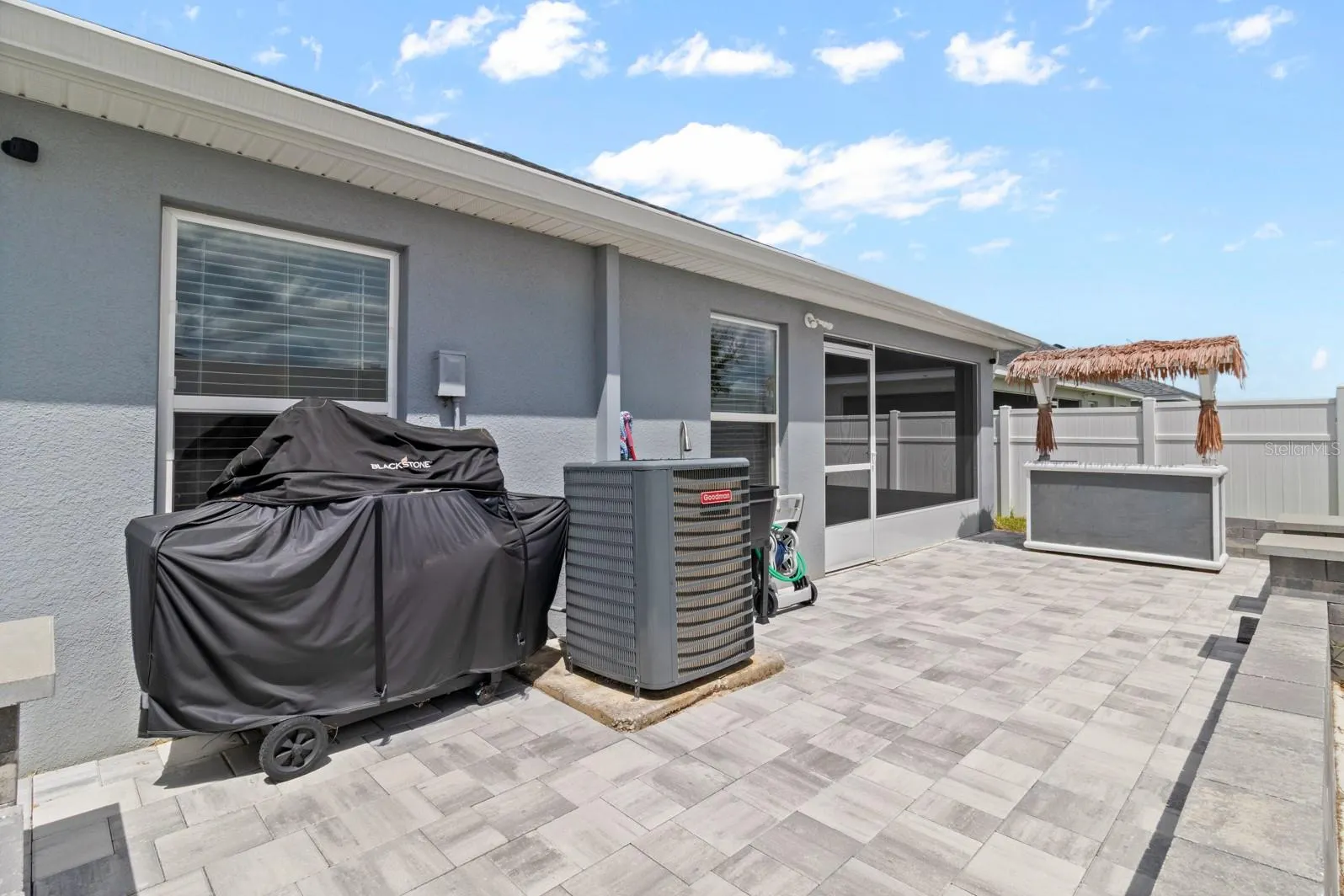 1225 CASCADE DR