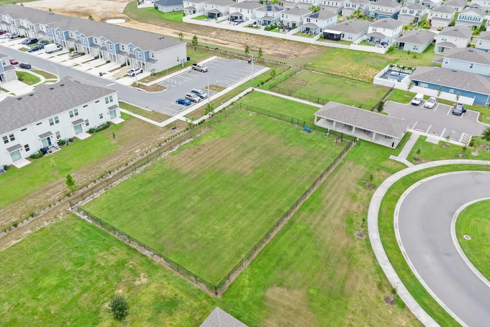 1225 CASCADE DR