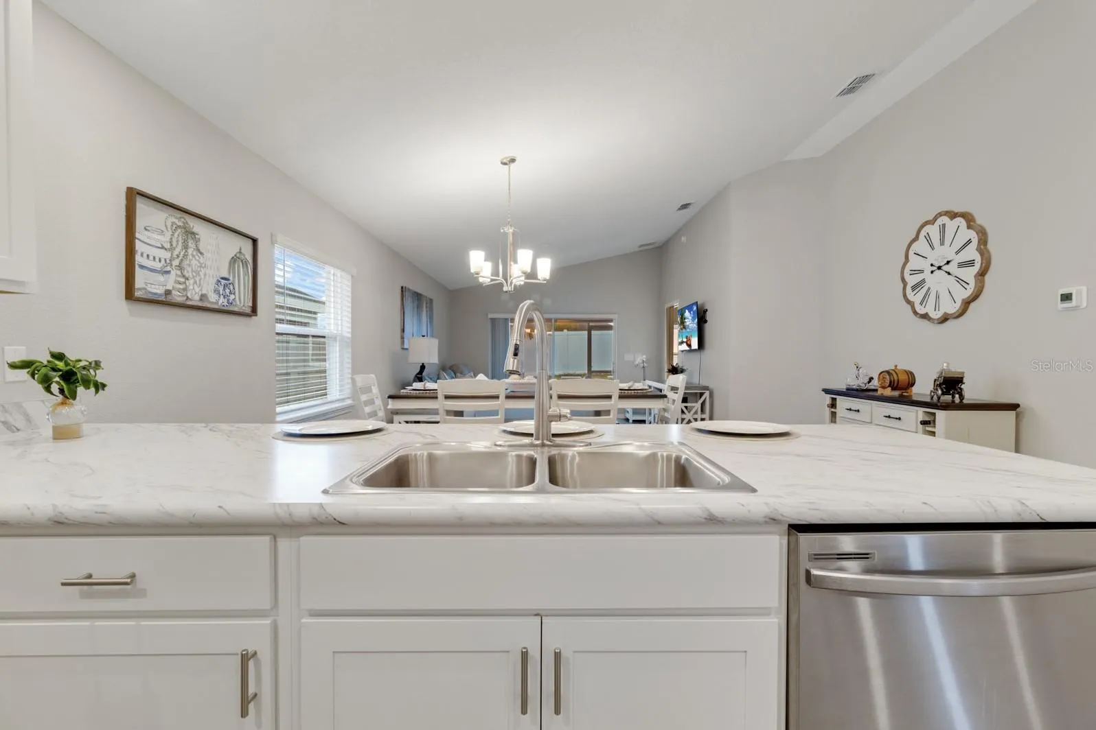 1225 CASCADE DR