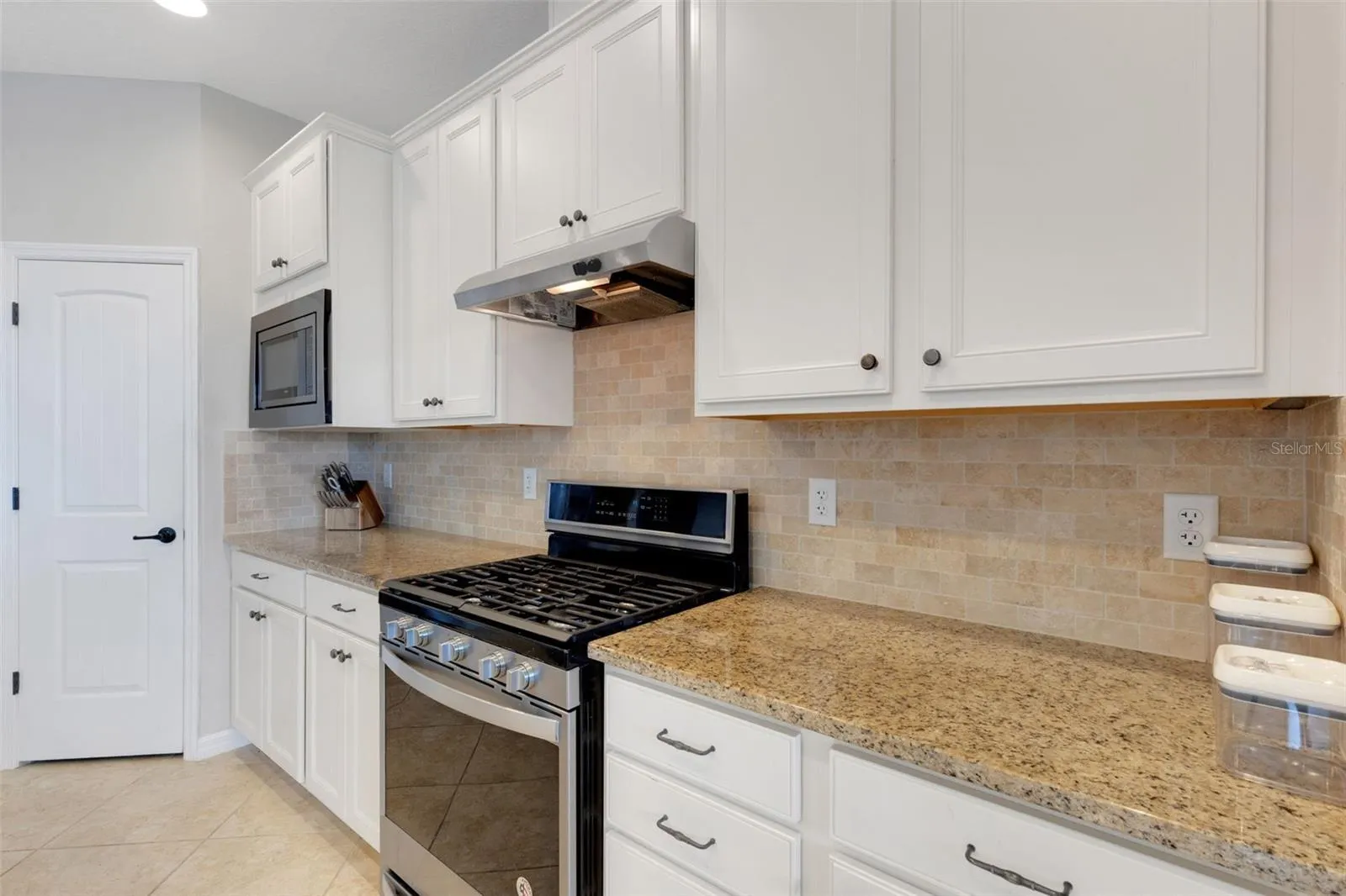 613 CANTABRIA DR