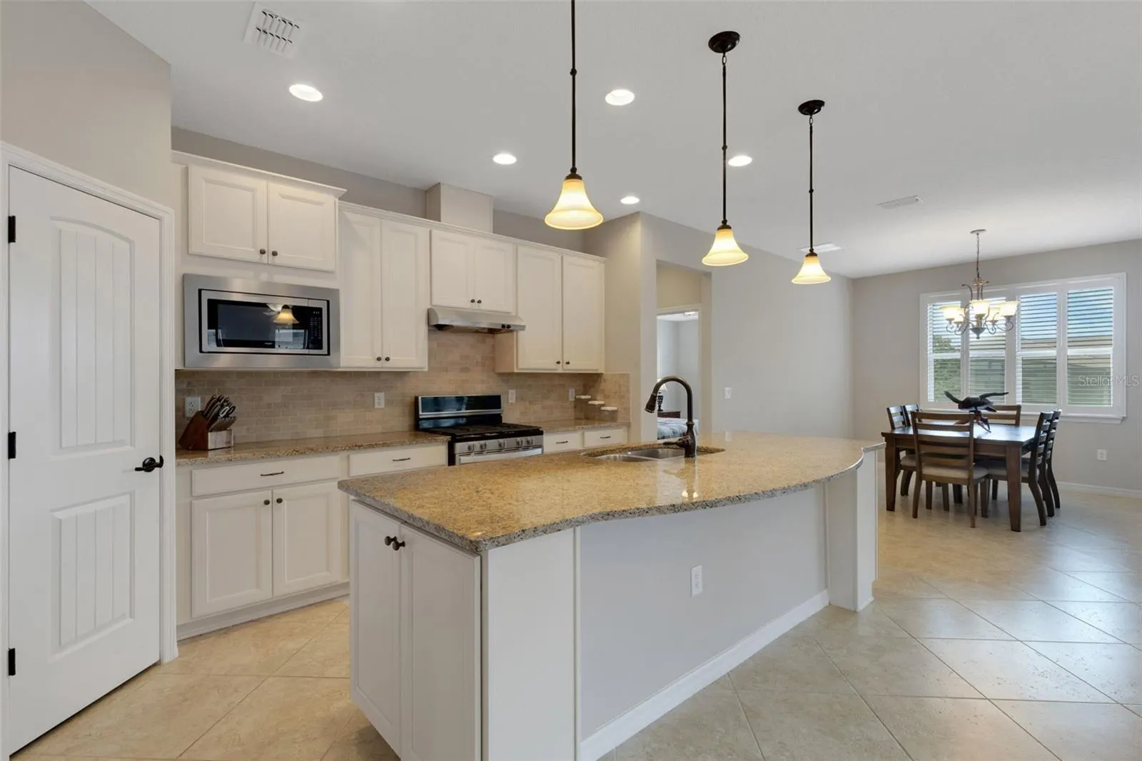 613 CANTABRIA DR