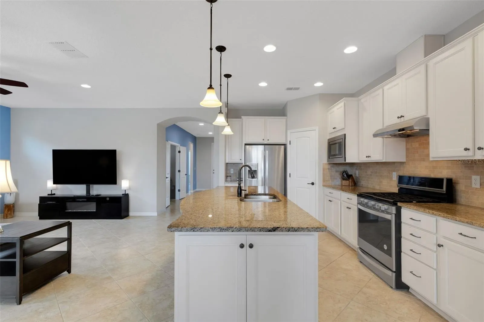 613 CANTABRIA DR